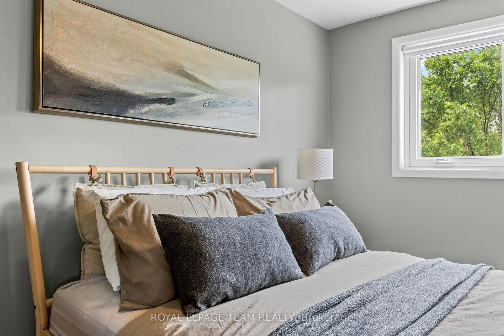Photo 19 of 1215 Emperor Avenue, Ottawa, Carlington — HOMEH