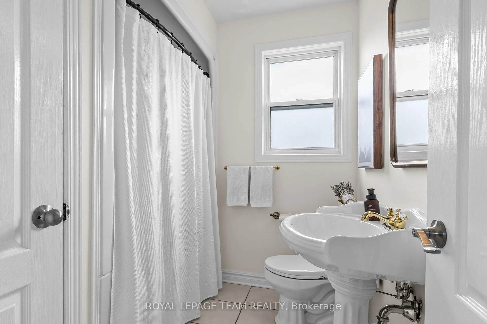 Photo 21 of 1215 Emperor Avenue, Ottawa, Carlington — HOMEH