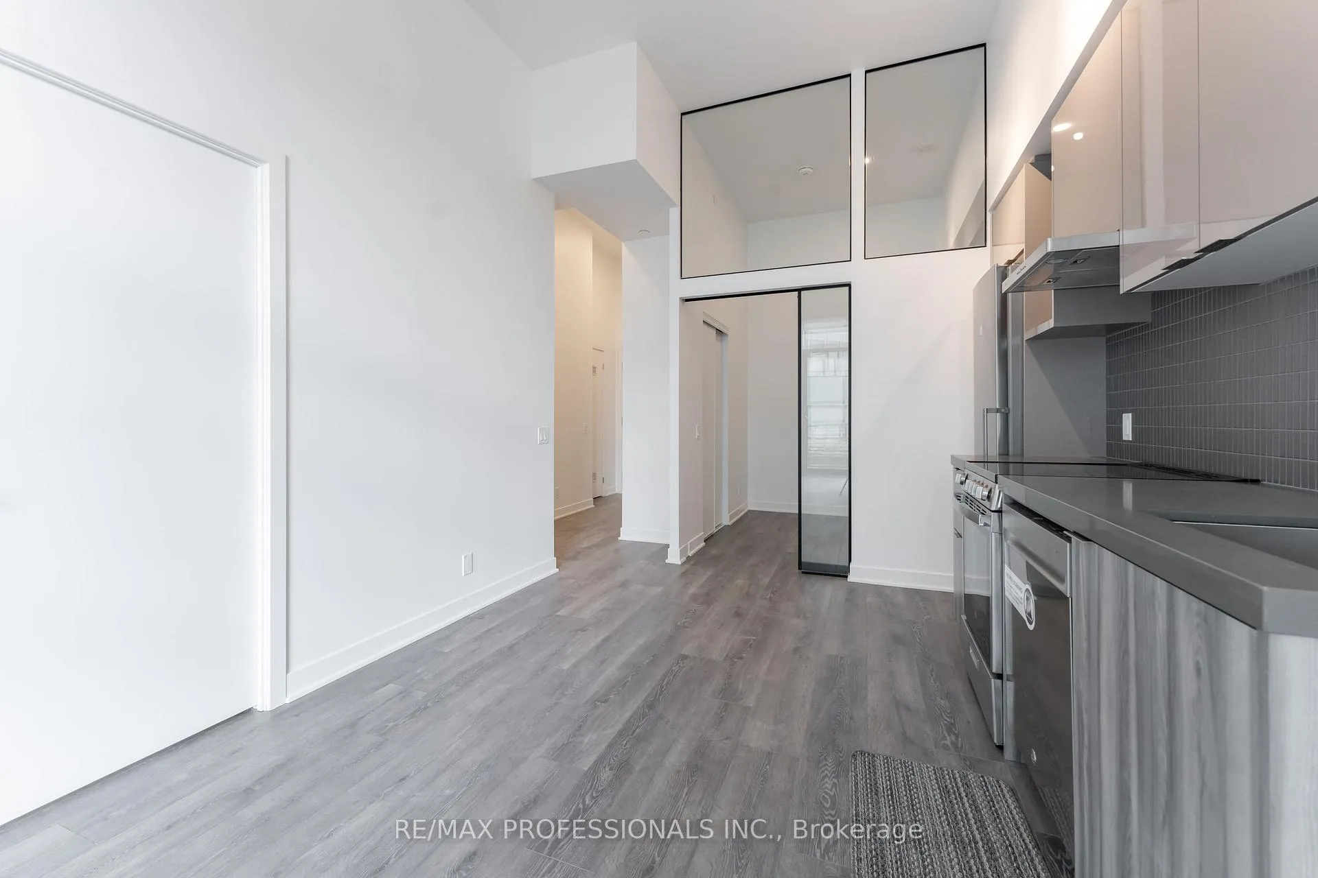Photo 3 of Unit 403, 10 Flavelle Trail, Vaughan, Steeles West Industrial — HOMEH