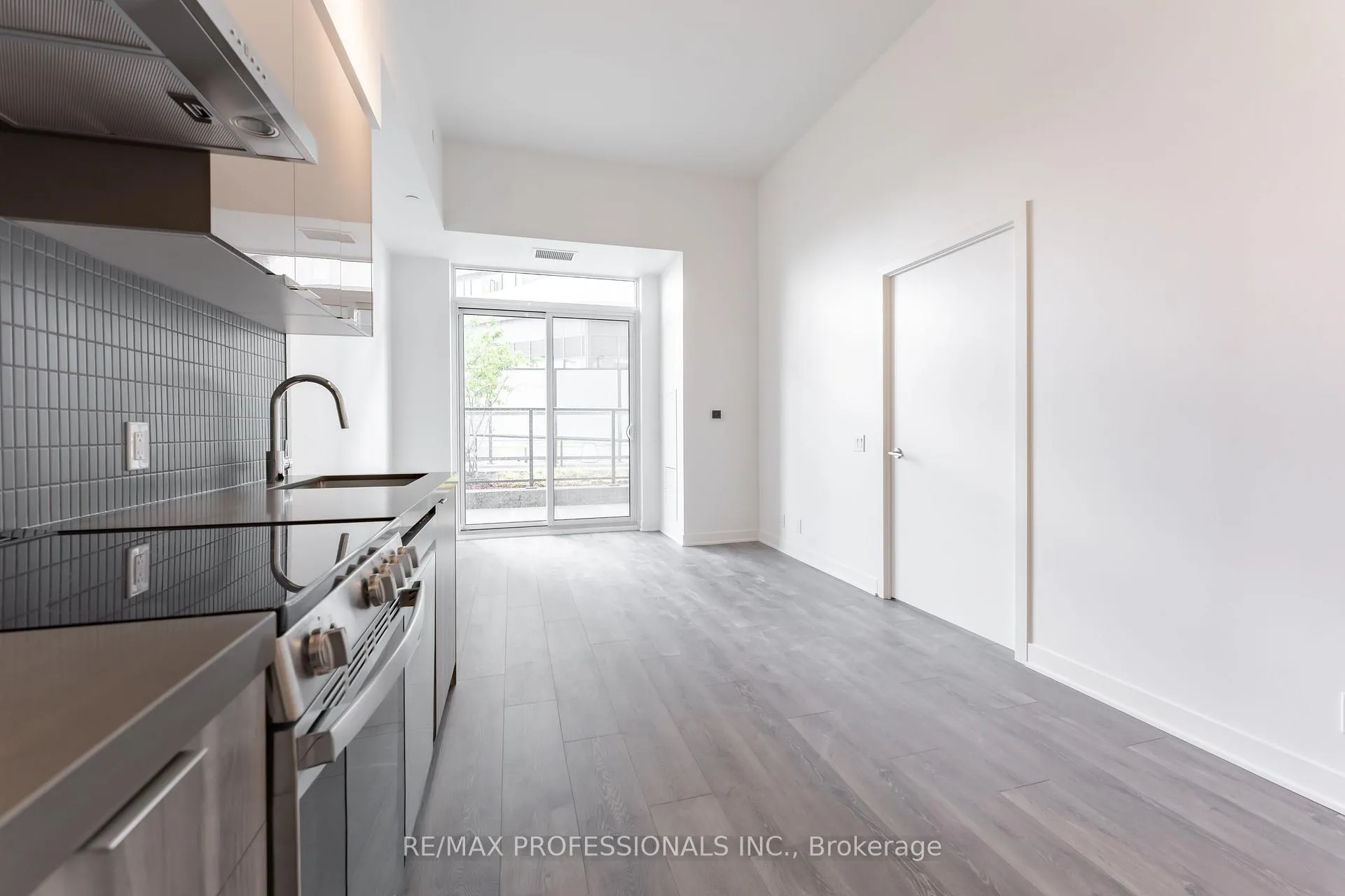 Photo 9 of Unit 403, 10 Flavelle Trail, Vaughan, Steeles West Industrial — HOMEH