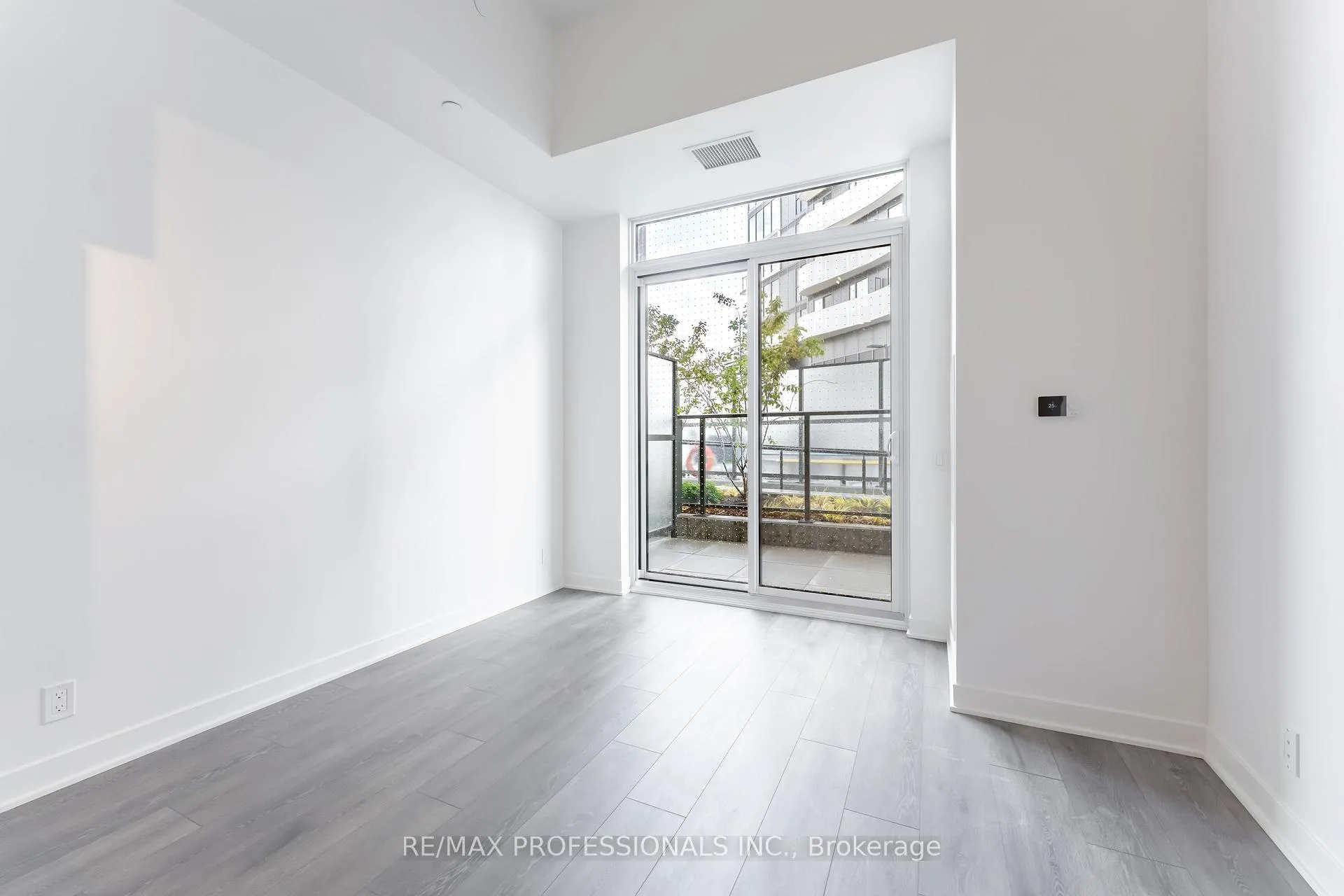 Photo 11 of Unit 403, 10 Flavelle Trail, Vaughan, Steeles West Industrial — HOMEH