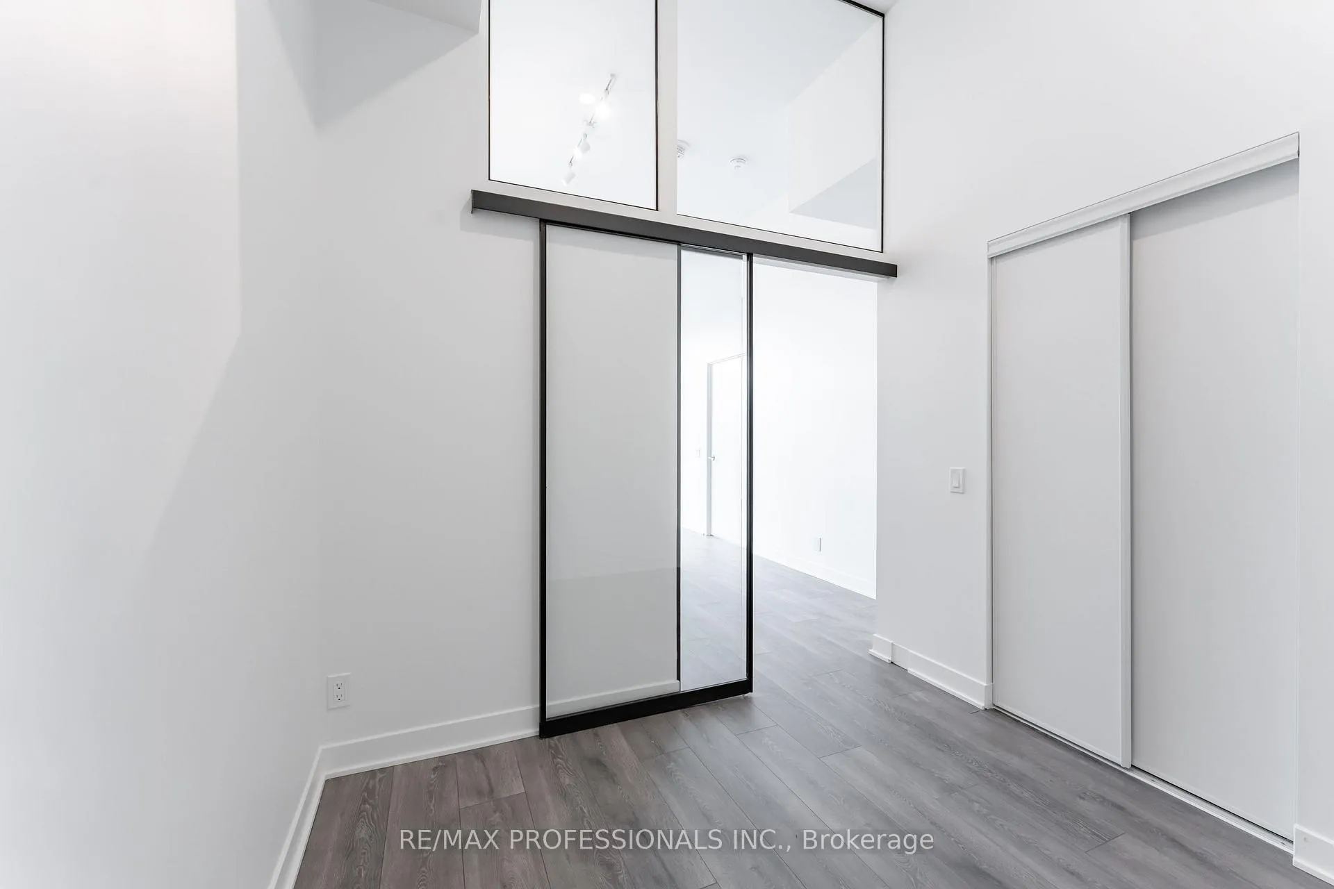 Photo 12 of Unit 403, 10 Flavelle Trail, Vaughan, Steeles West Industrial — HOMEH
