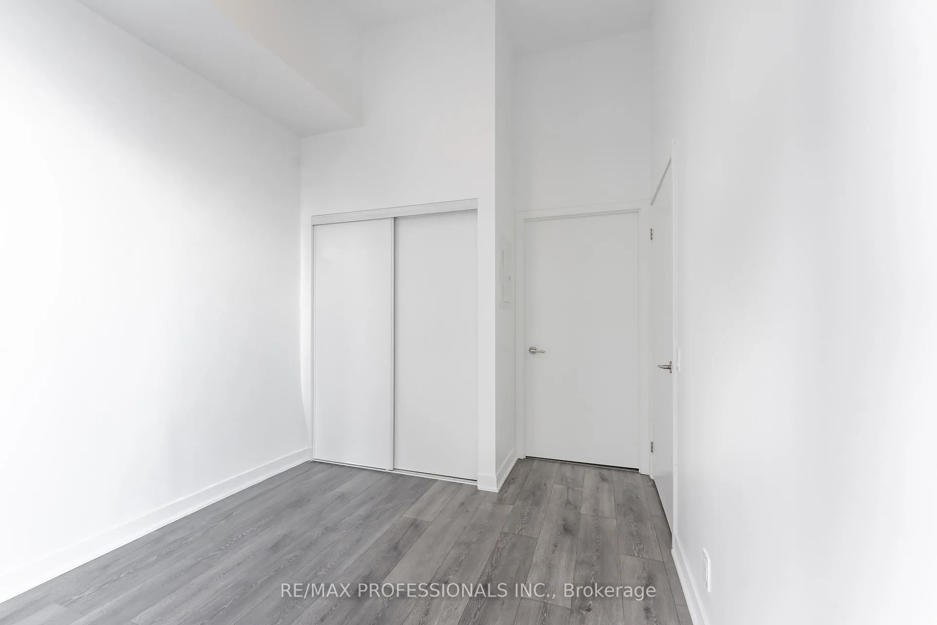 Photo 14 of Unit 403, 10 Flavelle Trail, Vaughan, Steeles West Industrial — HOMEH