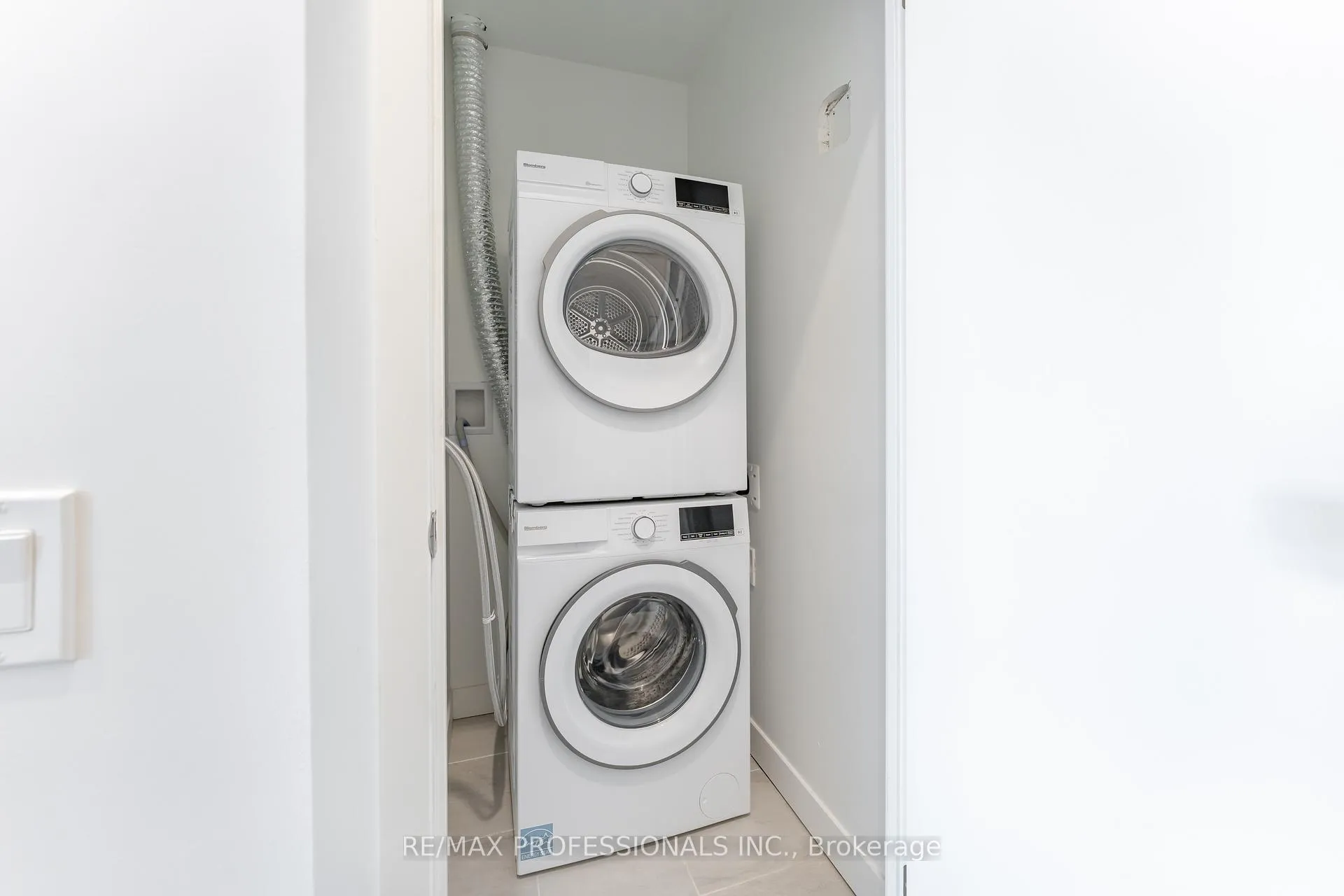 Photo 19 of Unit 403, 10 Flavelle Trail, Vaughan, Steeles West Industrial — HOMEH