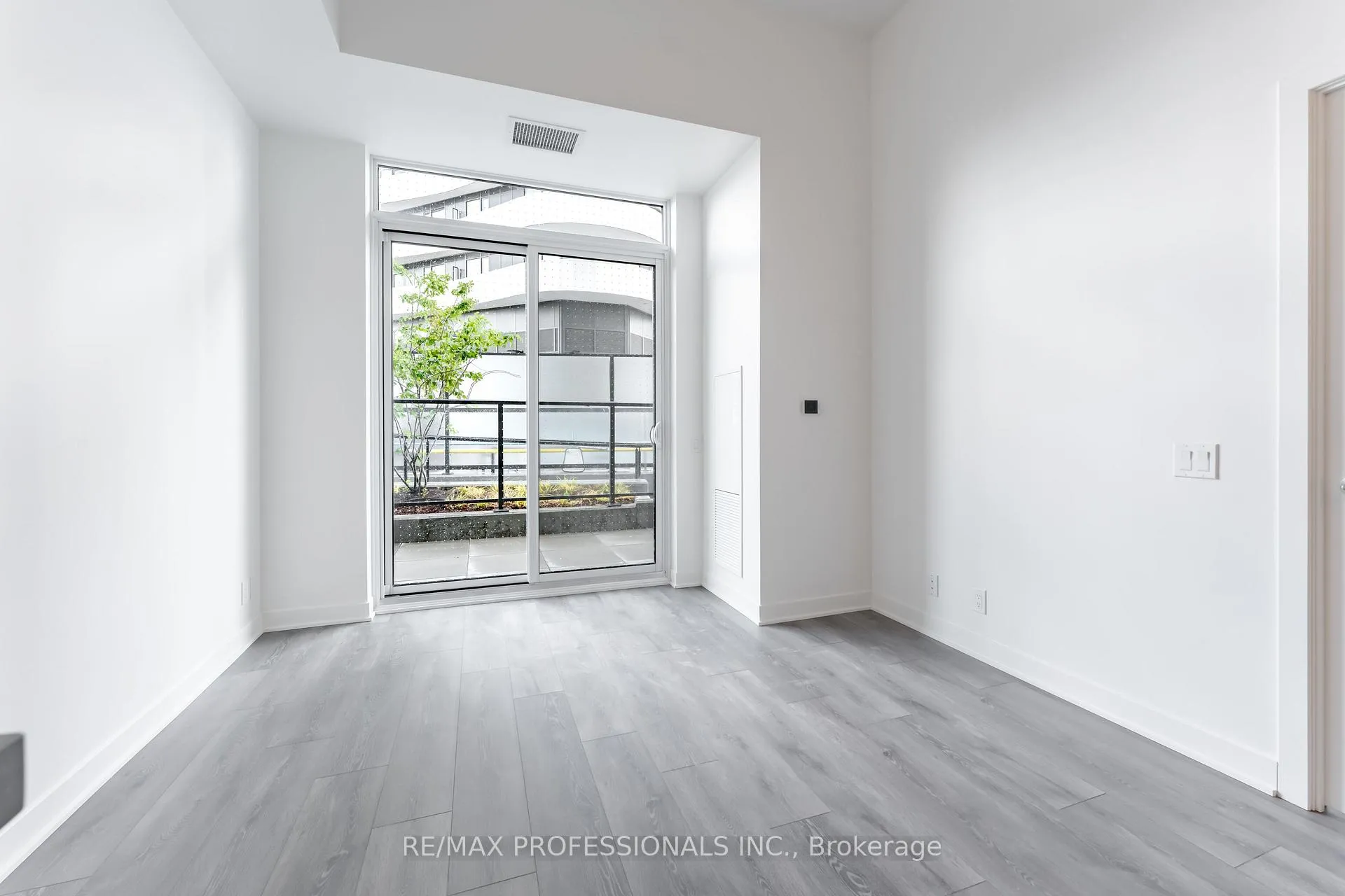 Photo 22 of Unit 403, 10 Flavelle Trail, Vaughan, Steeles West Industrial — HOMEH