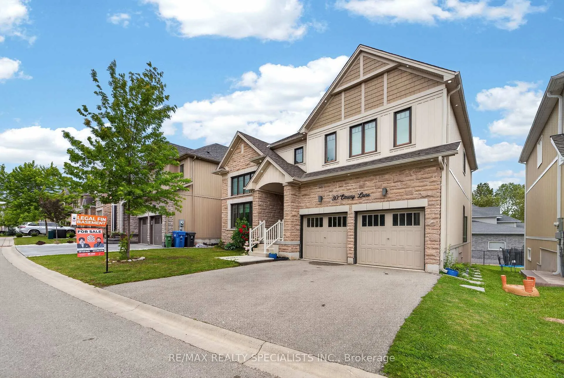 Photo 2 of Unit 11, 30 Emeny Lane, Guelph, Kortright East — HOMEH