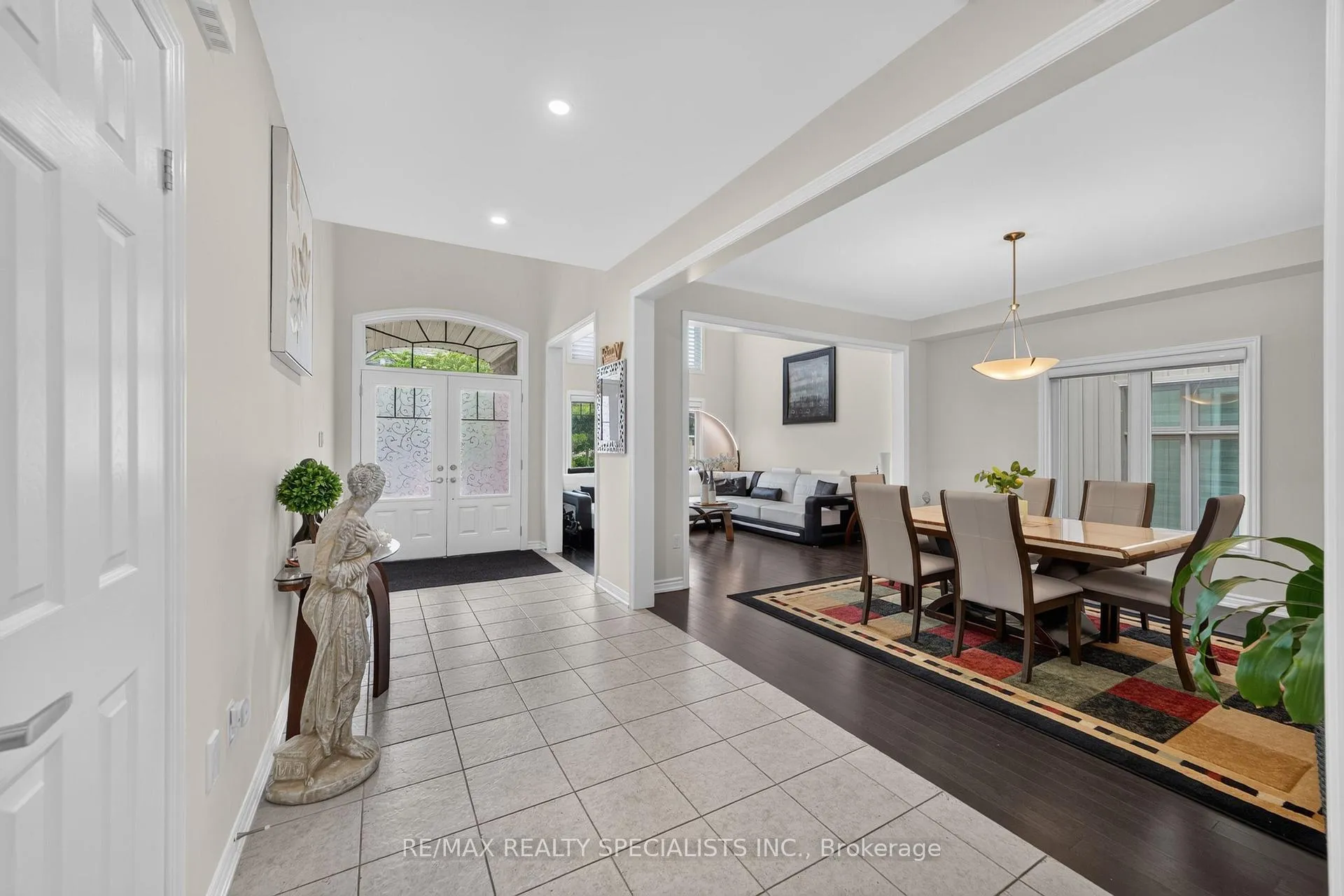 Photo 3 of Unit 11, 30 Emeny Lane, Guelph, Kortright East — HOMEH