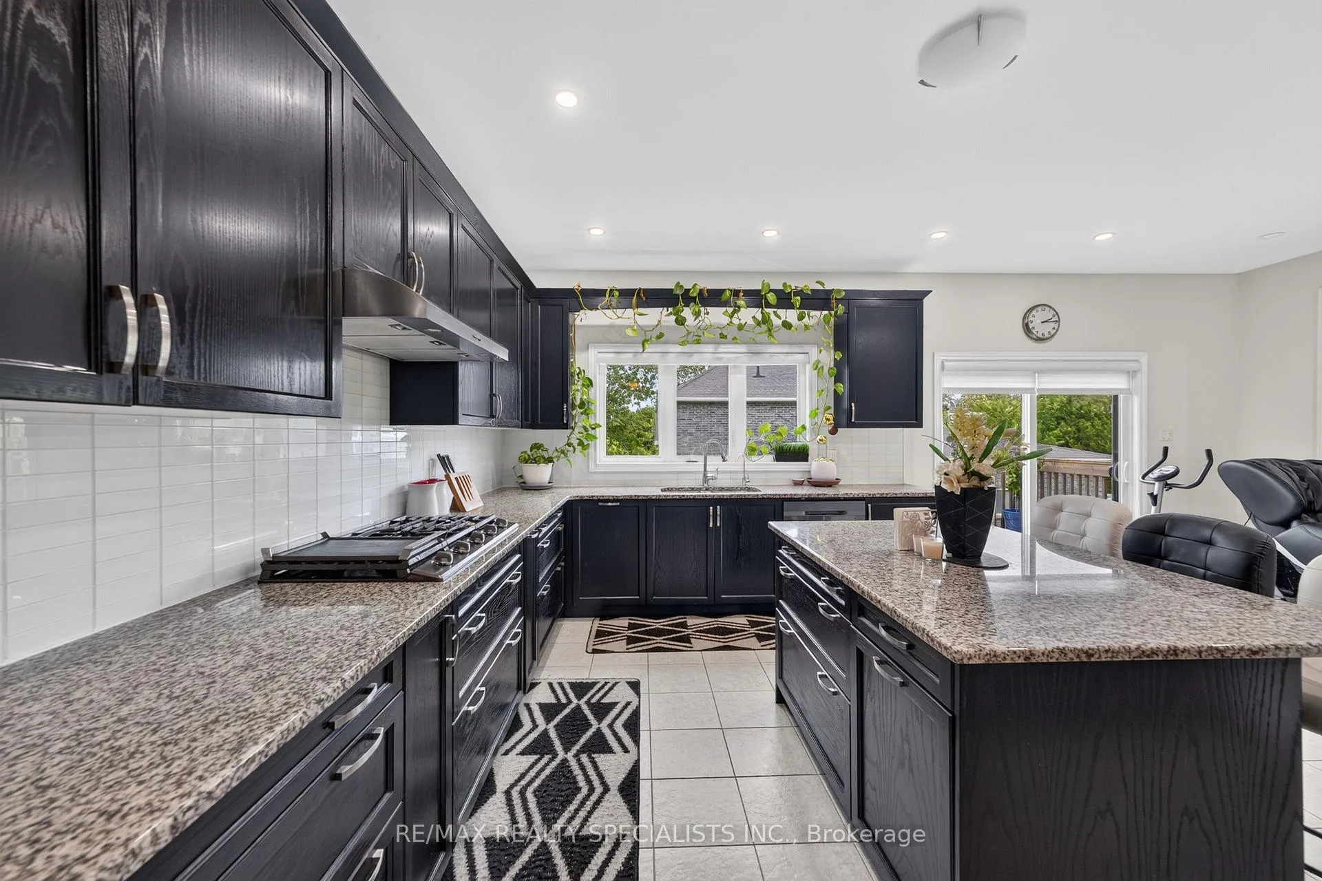 Photo 12 of Unit 11, 30 Emeny Lane, Guelph, Kortright East — HOMEH