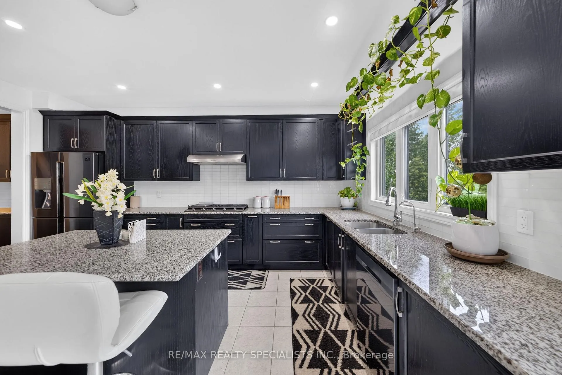 Photo 13 of Unit 11, 30 Emeny Lane, Guelph, Kortright East — HOMEH
