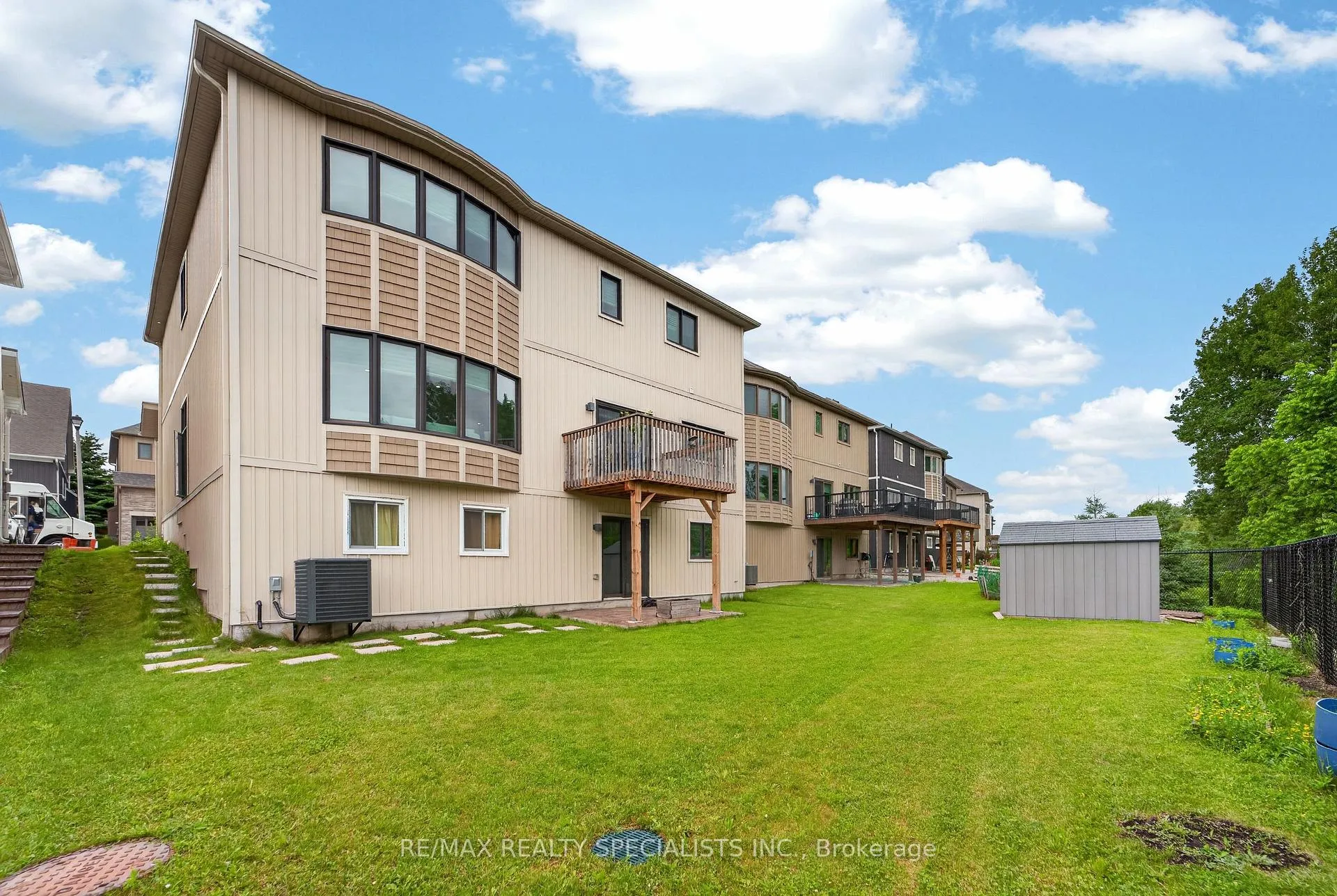 Photo 47 of Unit 11, 30 Emeny Lane, Guelph, Kortright East — HOMEH