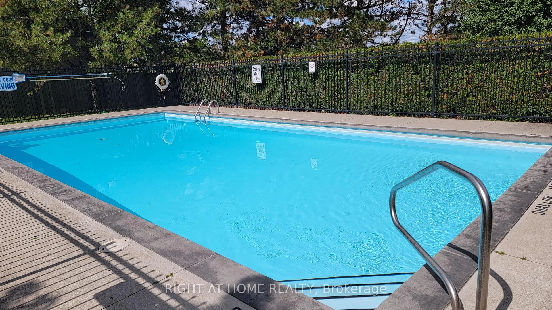 Photo 2 of Unit 108, 733 Deveron Crescent, London, South T — HOMEH