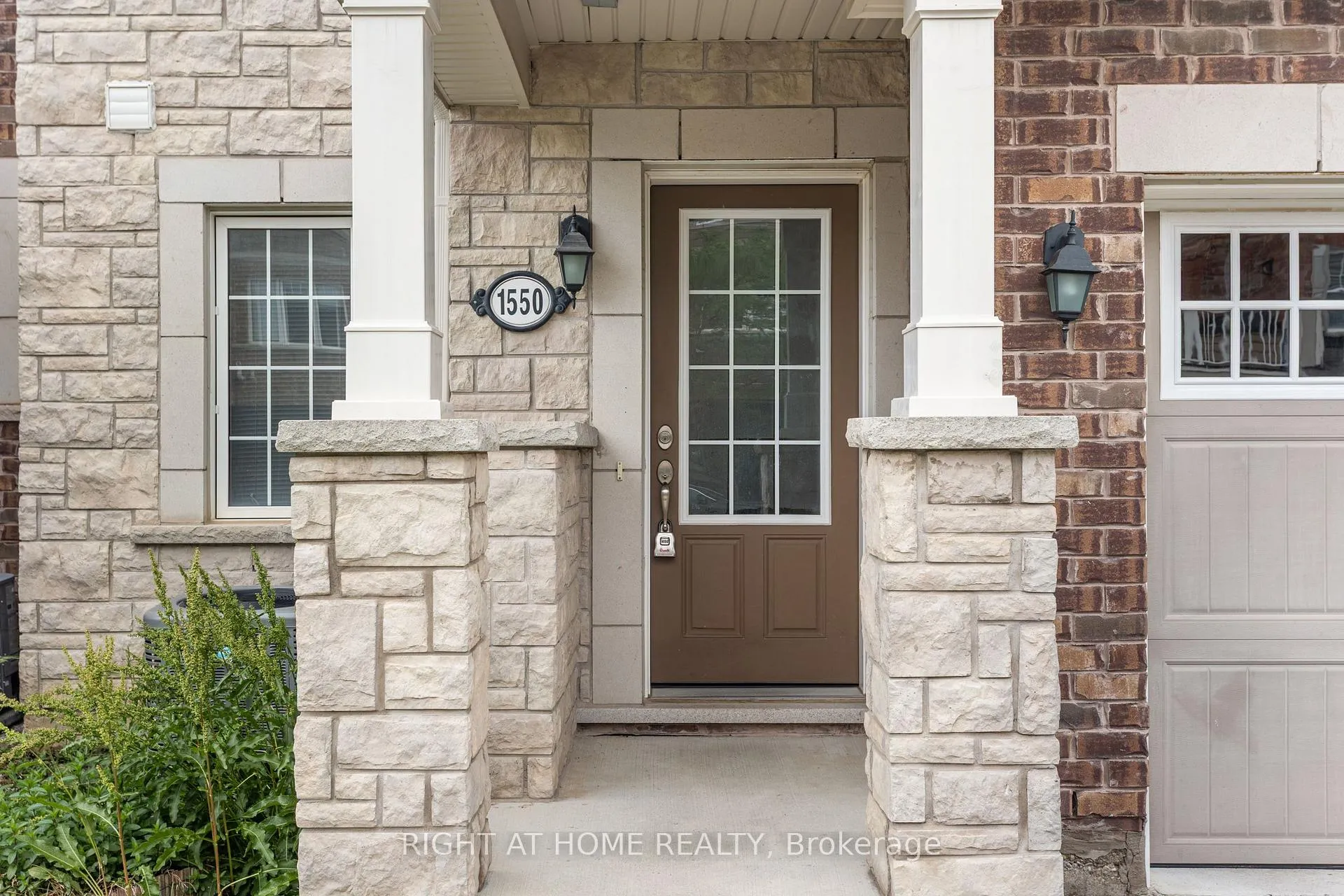 Photo 2 of 1550 Gainer Crescent, Milton, Clarke — HOMEH