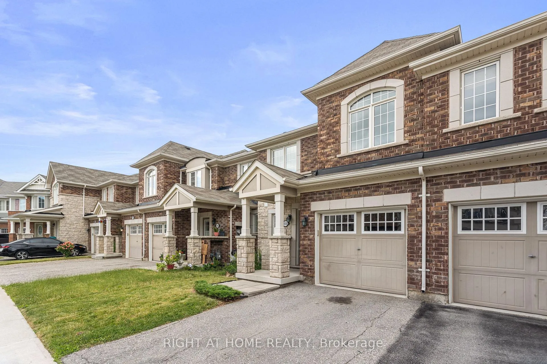 Photo 4 of 1550 Gainer Crescent, Milton, Clarke — HOMEH