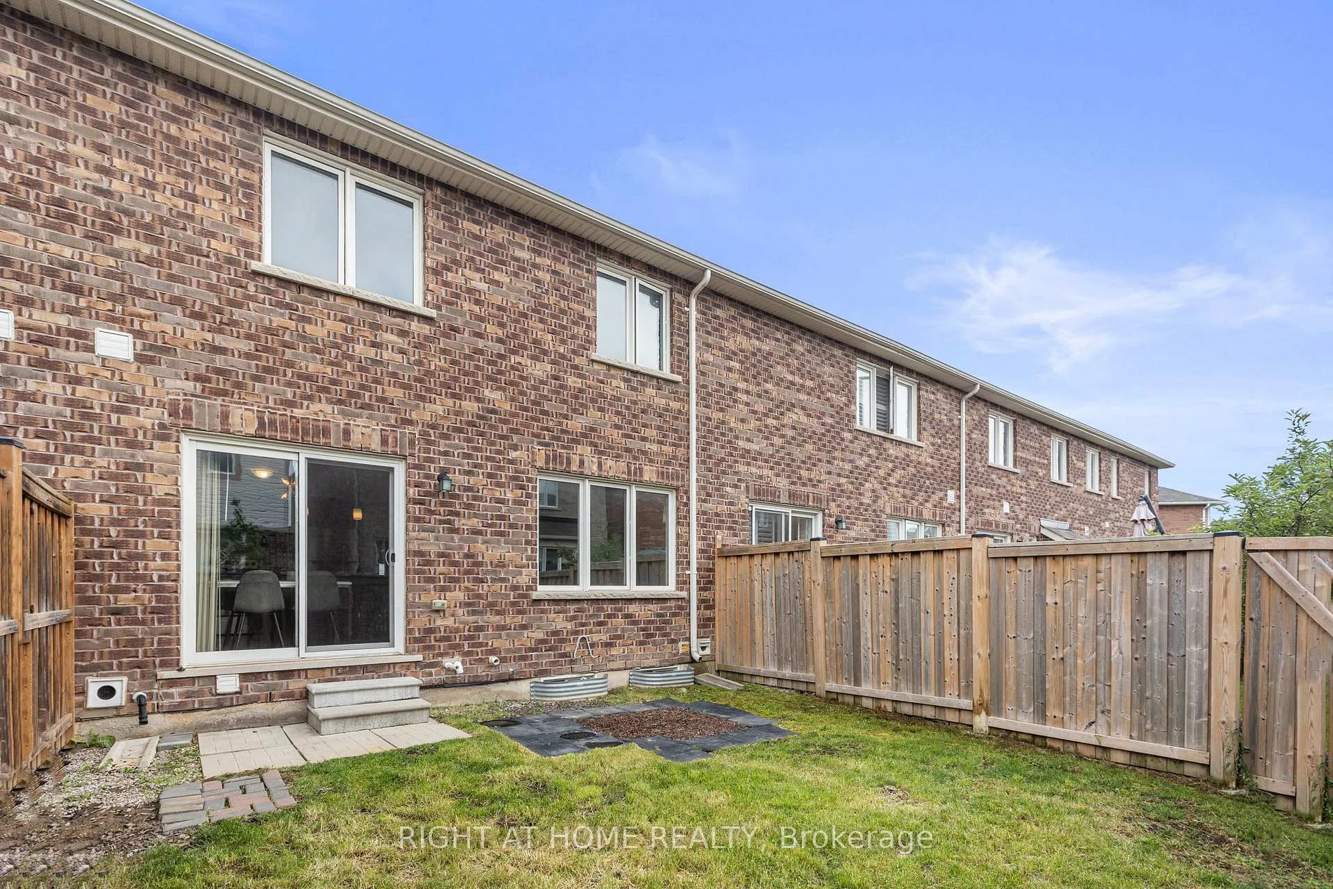 Photo 6 of 1550 Gainer Crescent, Milton, Clarke — HOMEH
