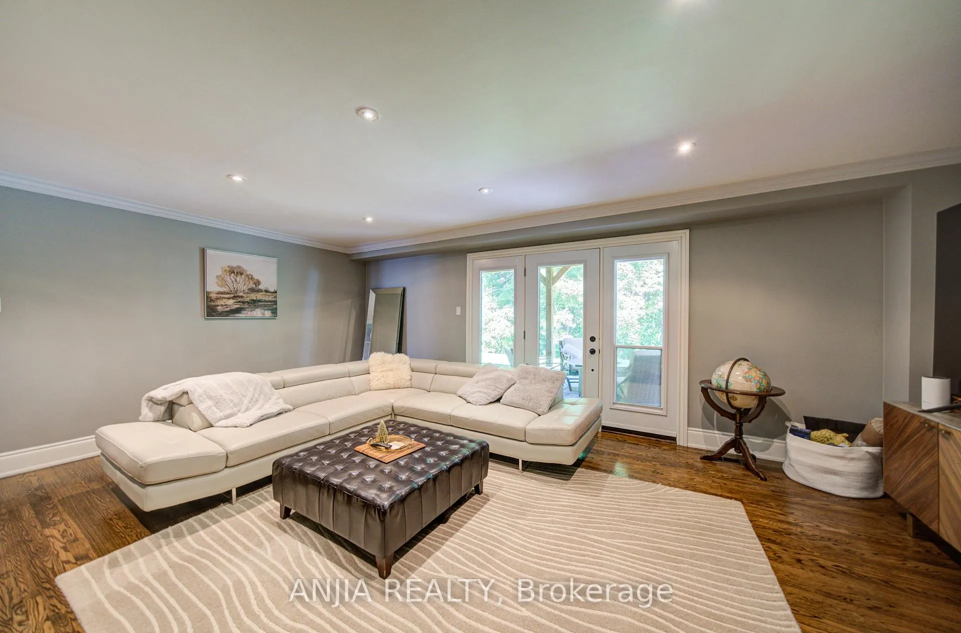 Photo 9 of 8 George Henry Boulevard, North York, Henry Farm — HOMEH
