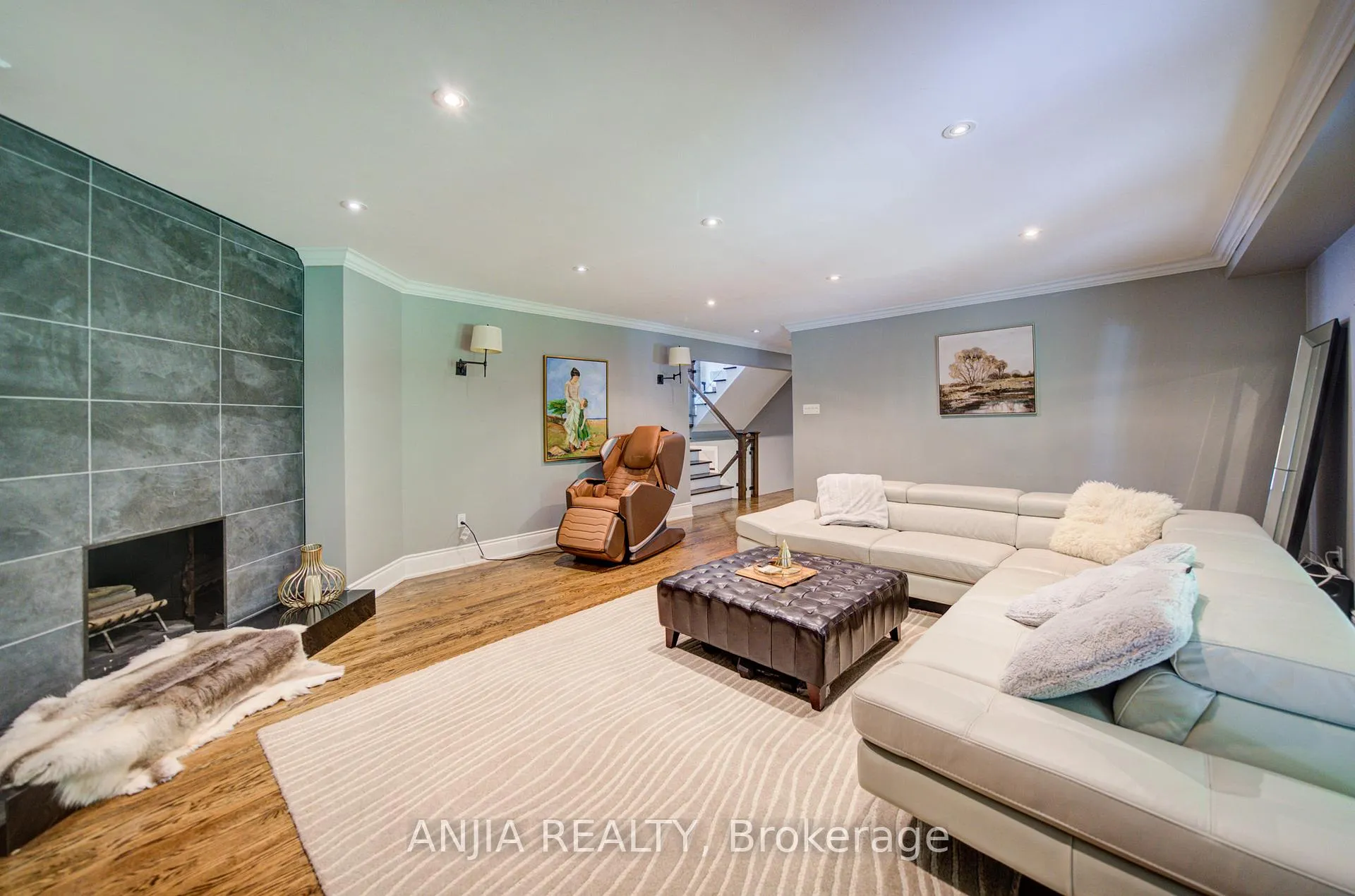 Photo 10 of 8 George Henry Boulevard, North York, Henry Farm — HOMEH