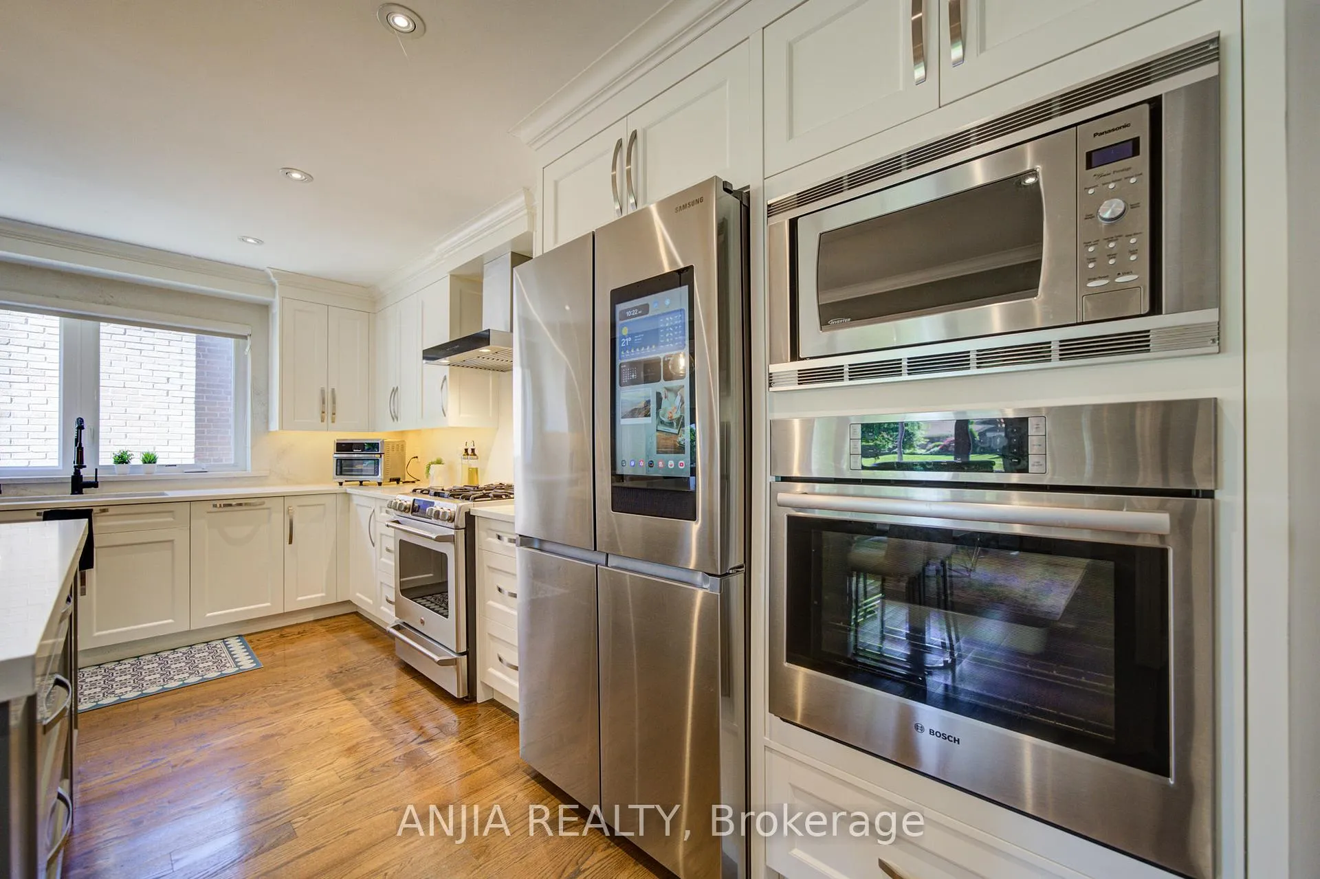 Photo 16 of 8 George Henry Boulevard, North York, Henry Farm — HOMEH