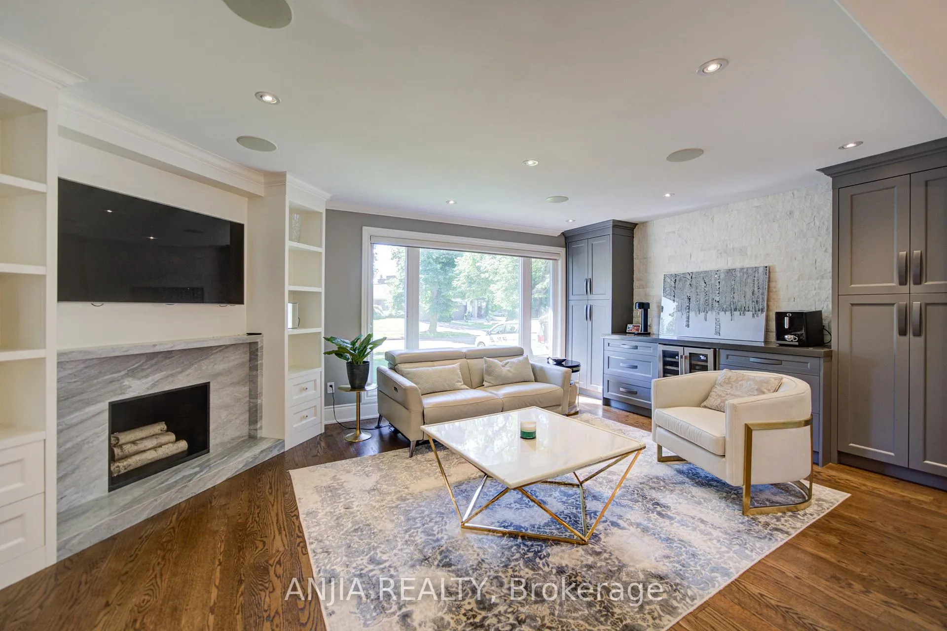 Photo 17 of 8 George Henry Boulevard, North York, Henry Farm — HOMEH