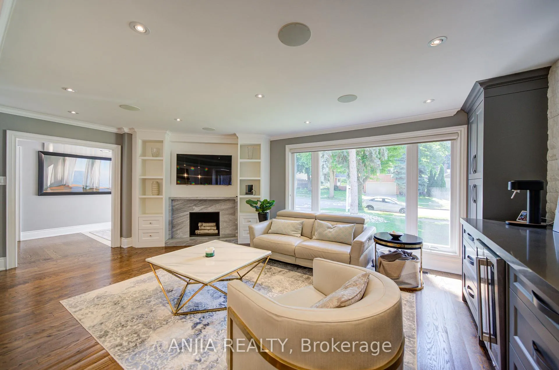 Photo 18 of 8 George Henry Boulevard, North York, Henry Farm — HOMEH