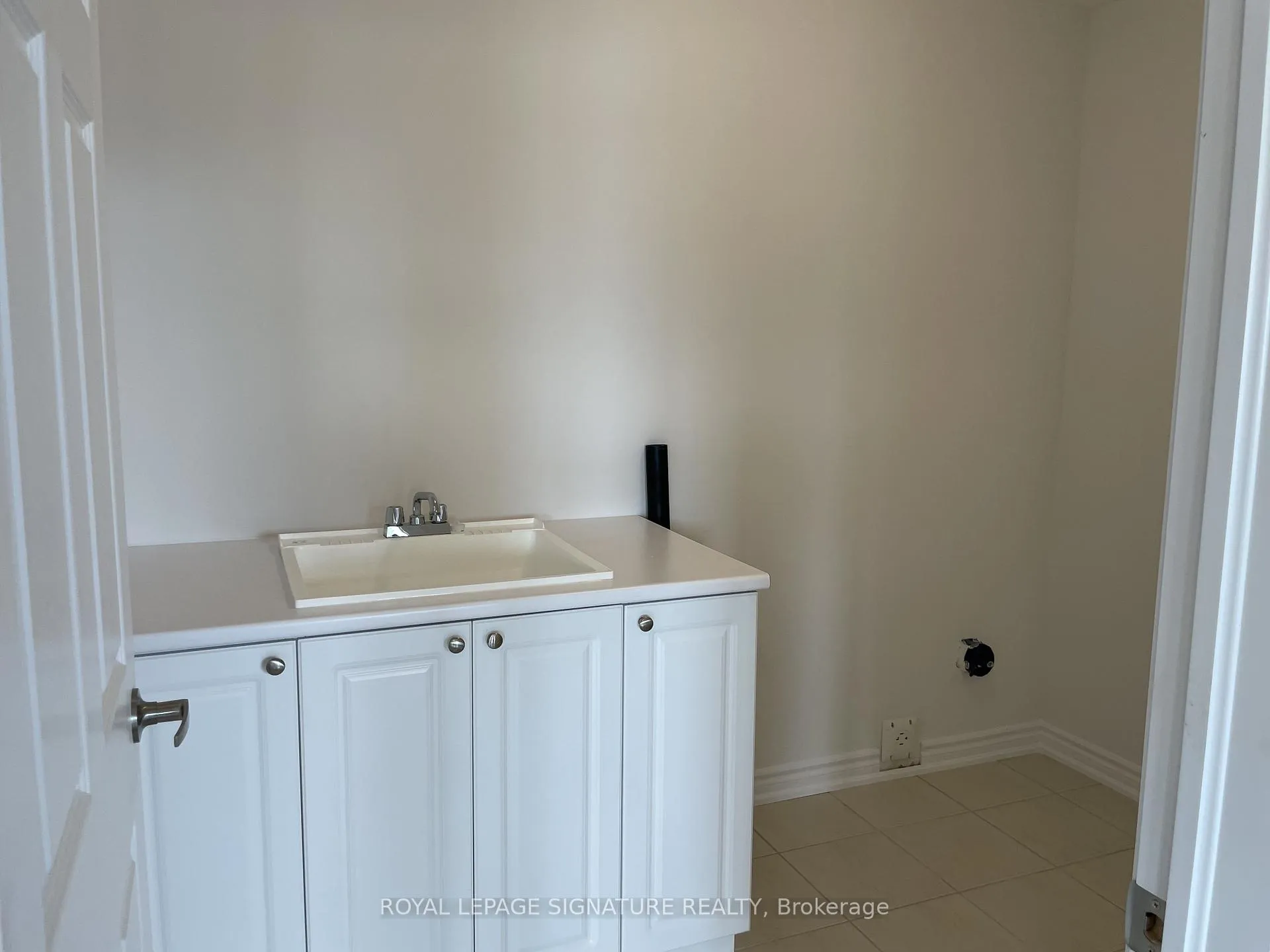 Photo 12 of 31 Royal Fern Crescent, Caledon, Rural Caledon — HOMEH