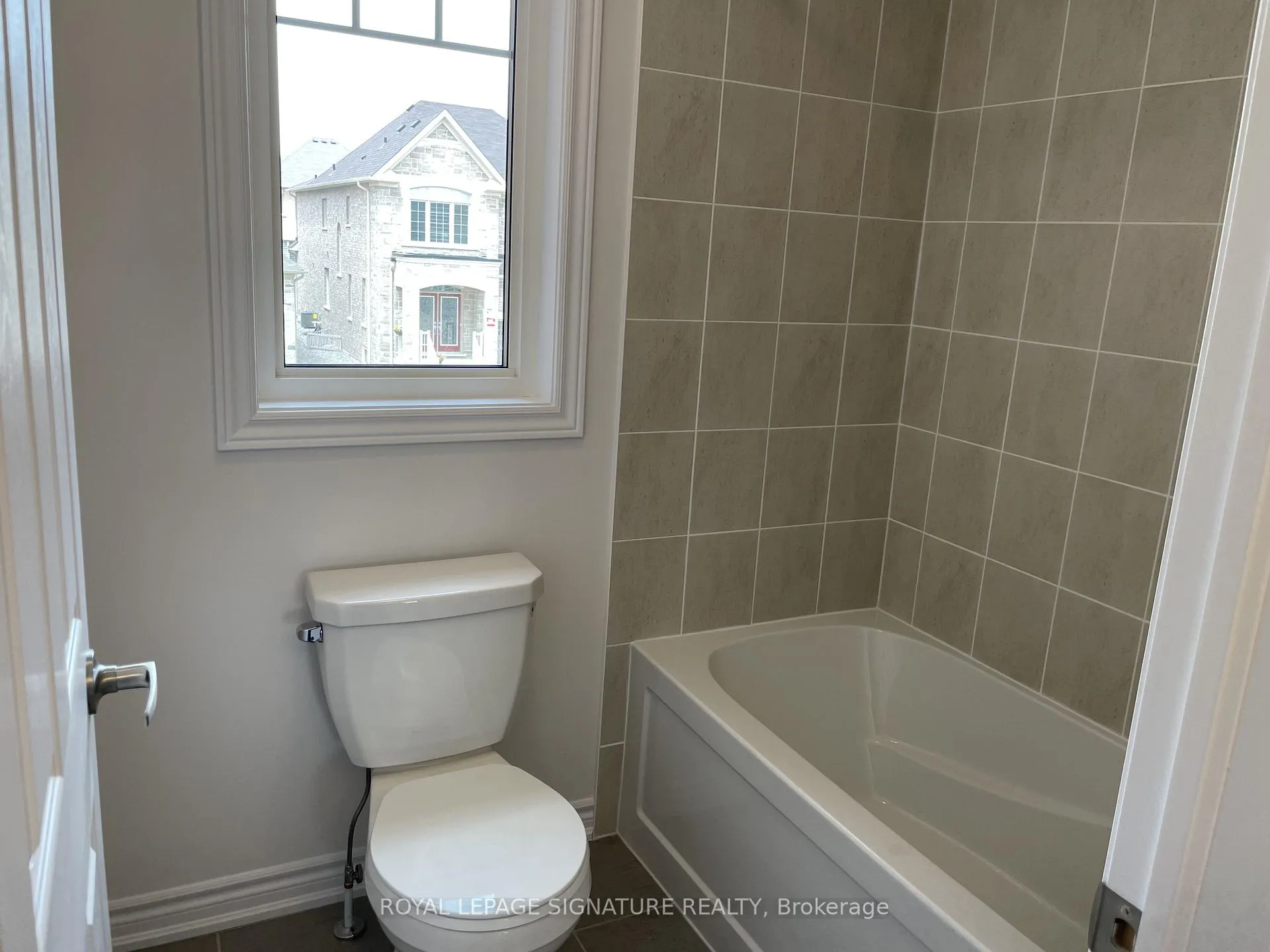 Photo 15 of 31 Royal Fern Crescent, Caledon, Rural Caledon — HOMEH