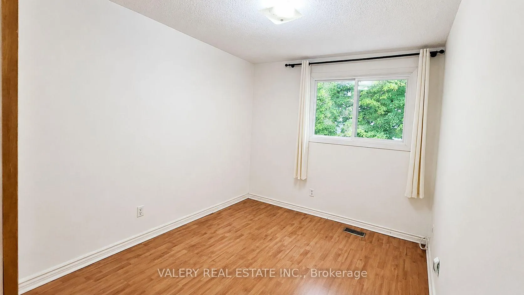 Photo 13 of Unit 24, 2359 Birchmount Road, Scarborough, Tam O'Shanter-Sullivan — HOMEH