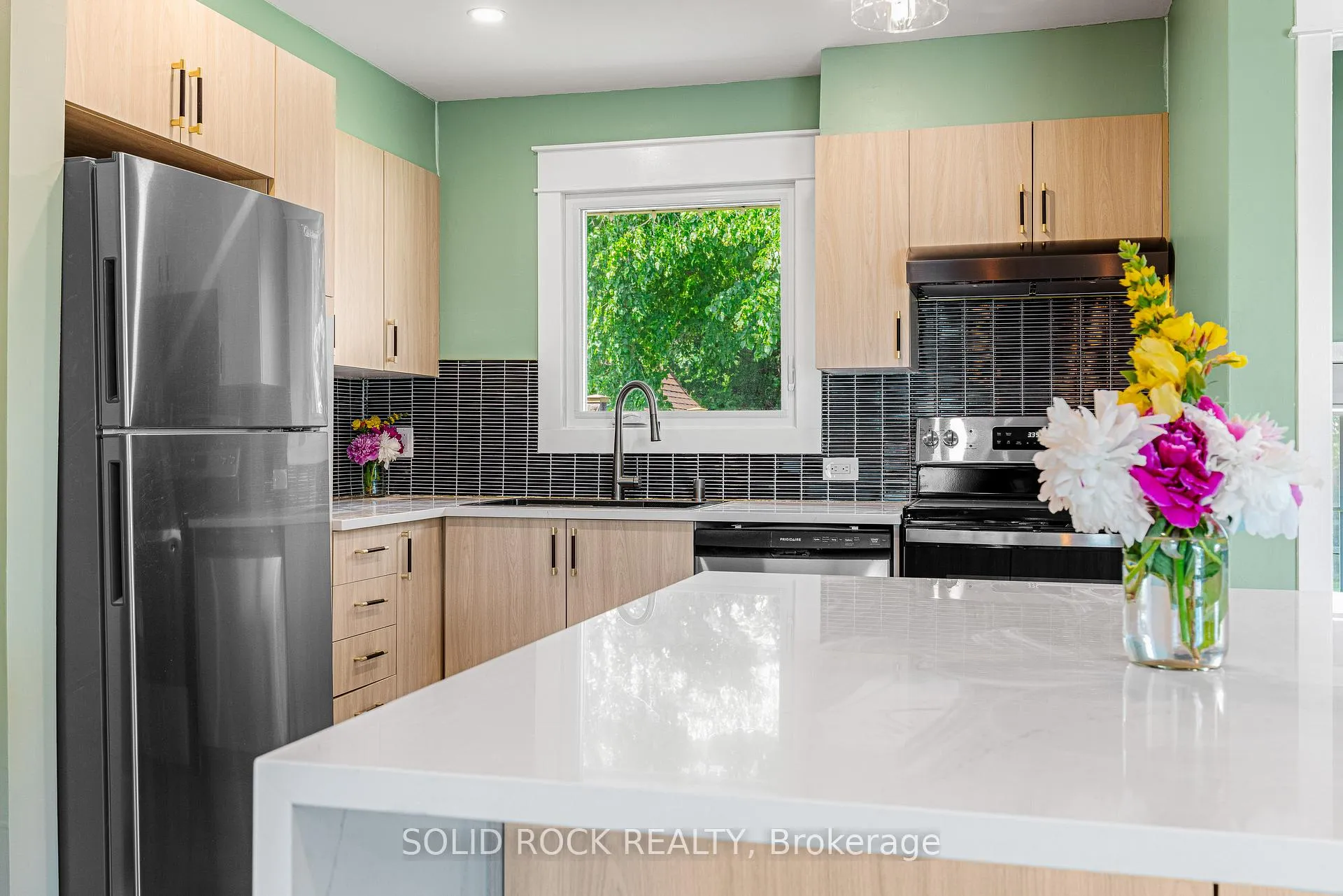 Photo 9 of 56 Bramshot Avenue, Brockville, Brockville — HOMEH