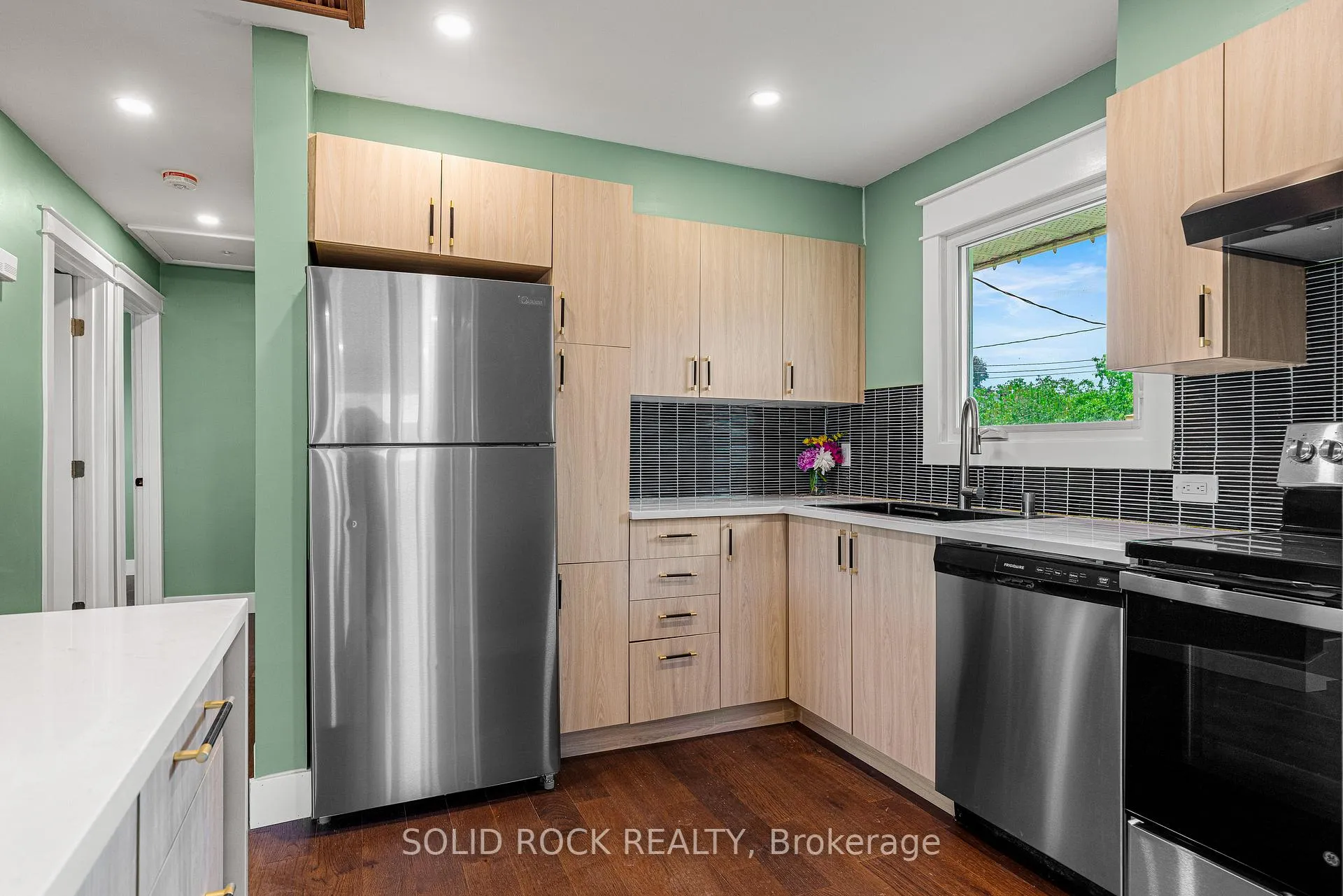 Photo 10 of 56 Bramshot Avenue, Brockville, Brockville — HOMEH