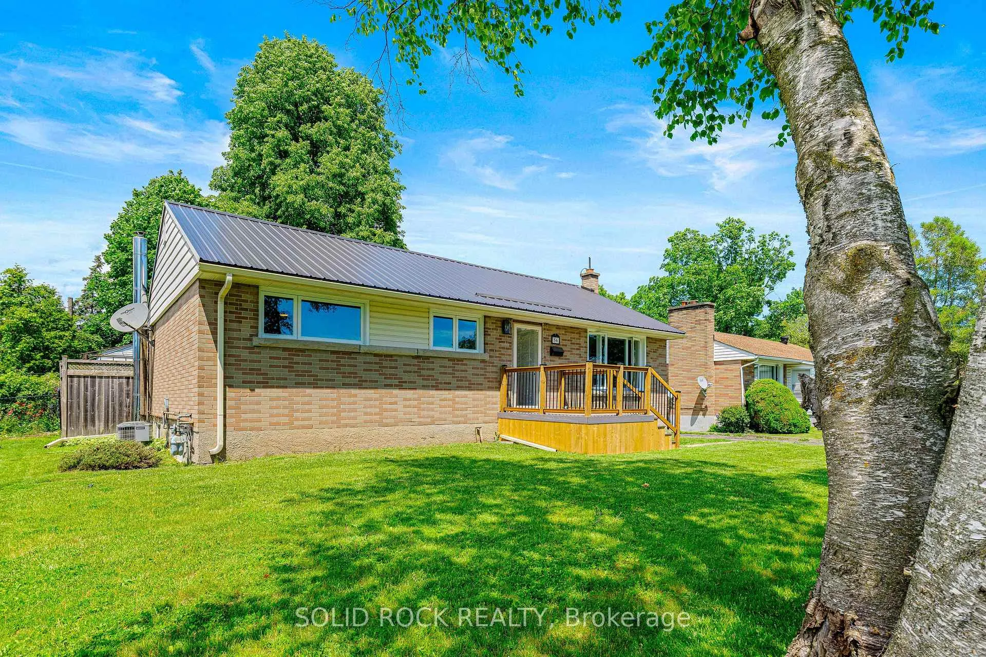 Photo 32 of 56 Bramshot Avenue, Brockville, Brockville — HOMEH