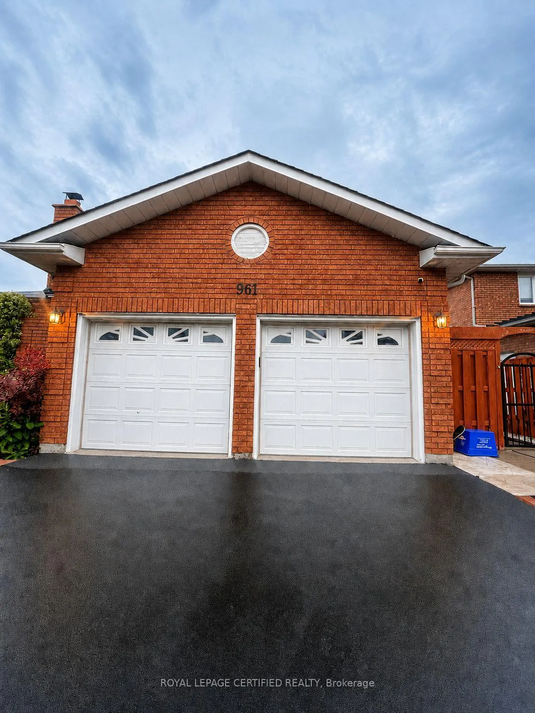Photo 2 of Unit Bsmt, 961 Stargazer Drive, Mississauga, East Credit — HOMEH