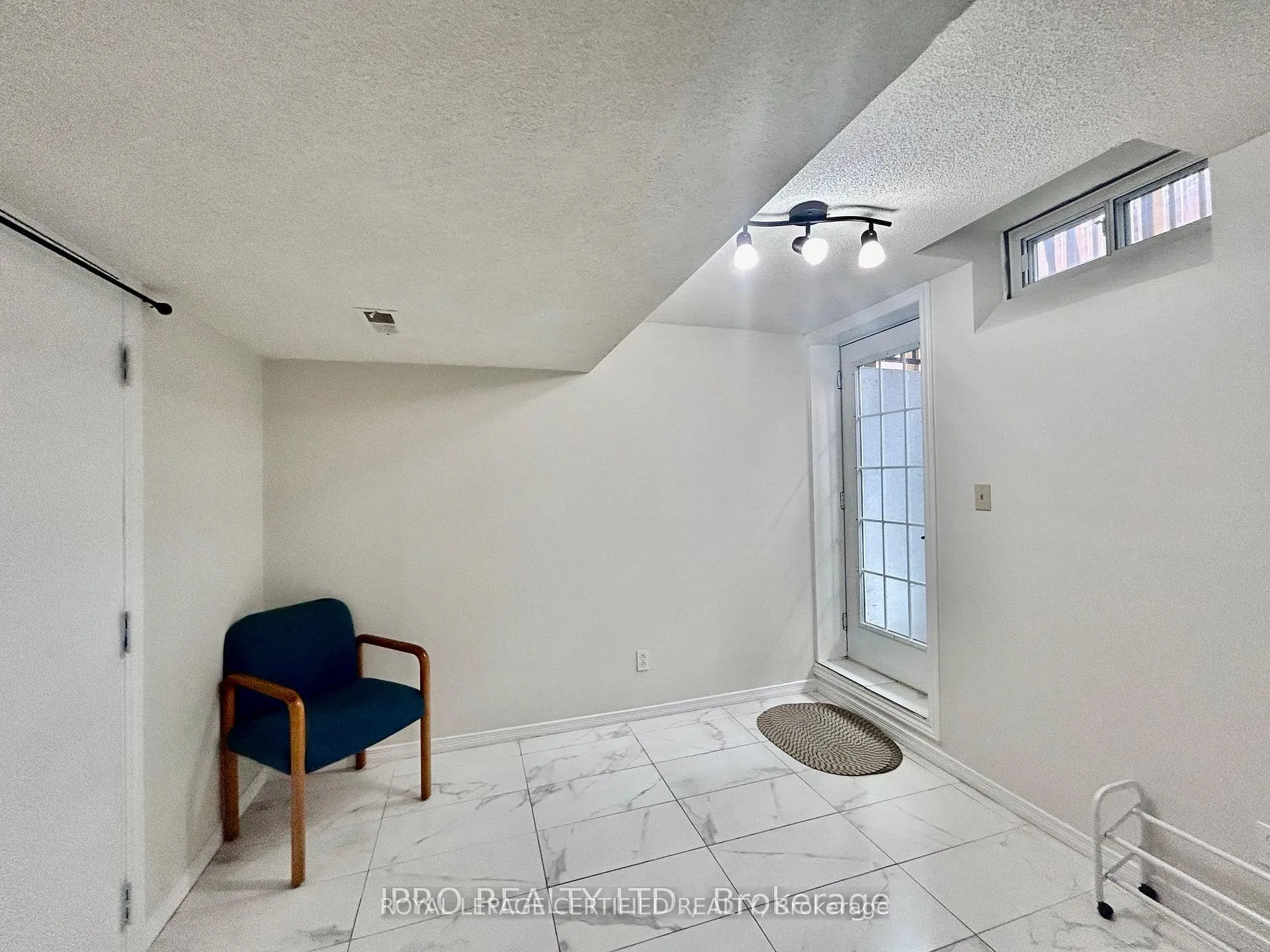 Photo 7 of Unit Bsmt, 961 Stargazer Drive, Mississauga, East Credit — HOMEH