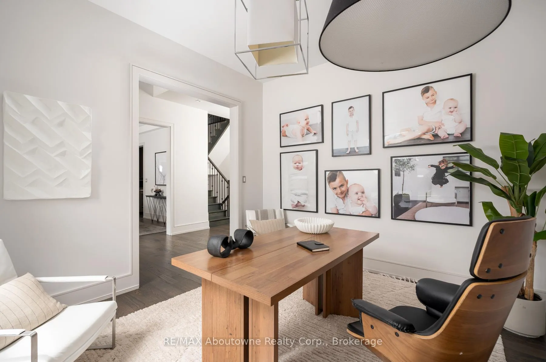 Photo 4 of 1025 Bridge Road, Oakville, West — HOMEH