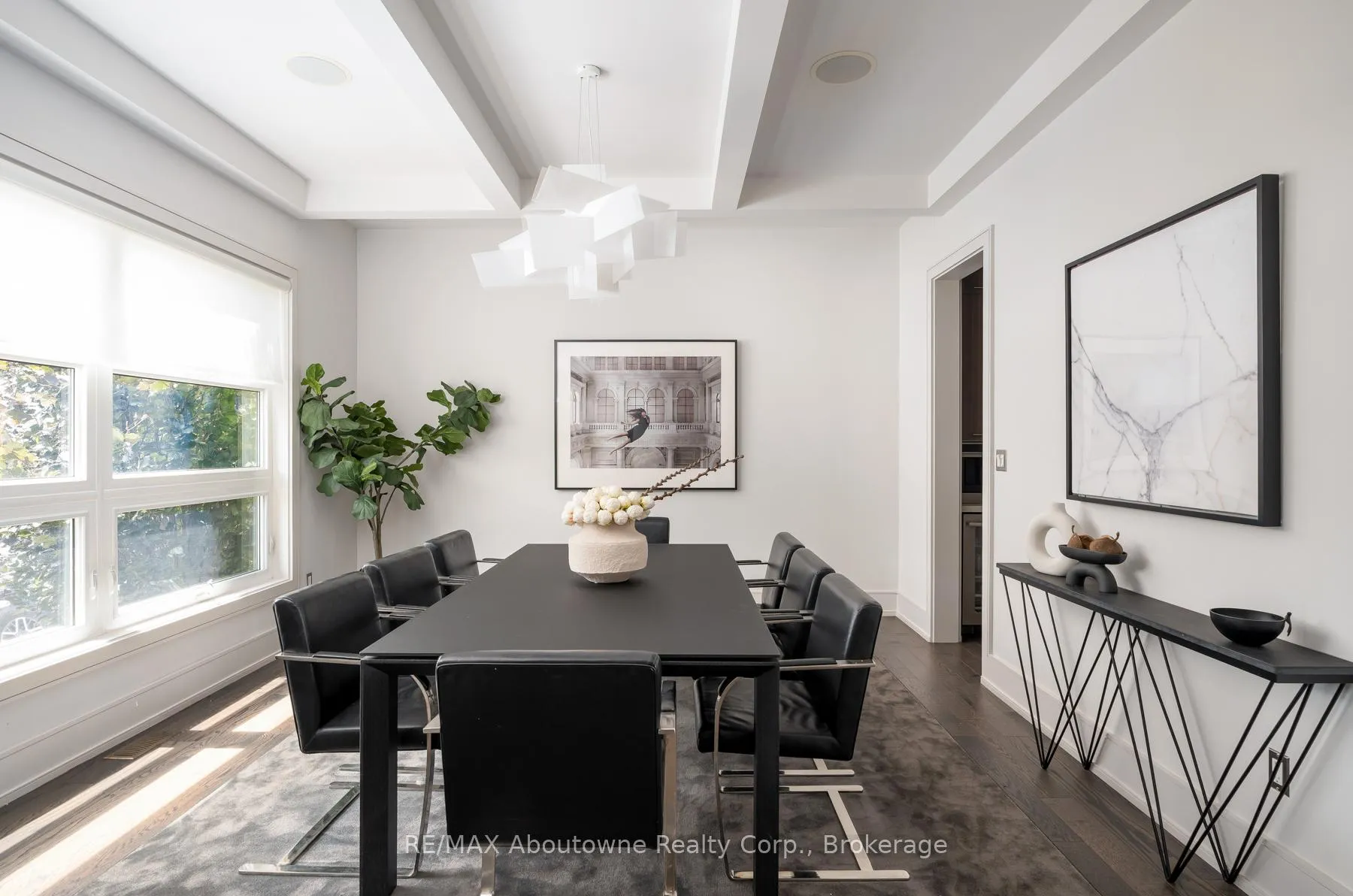 Photo 6 of 1025 Bridge Road, Oakville, West — HOMEH