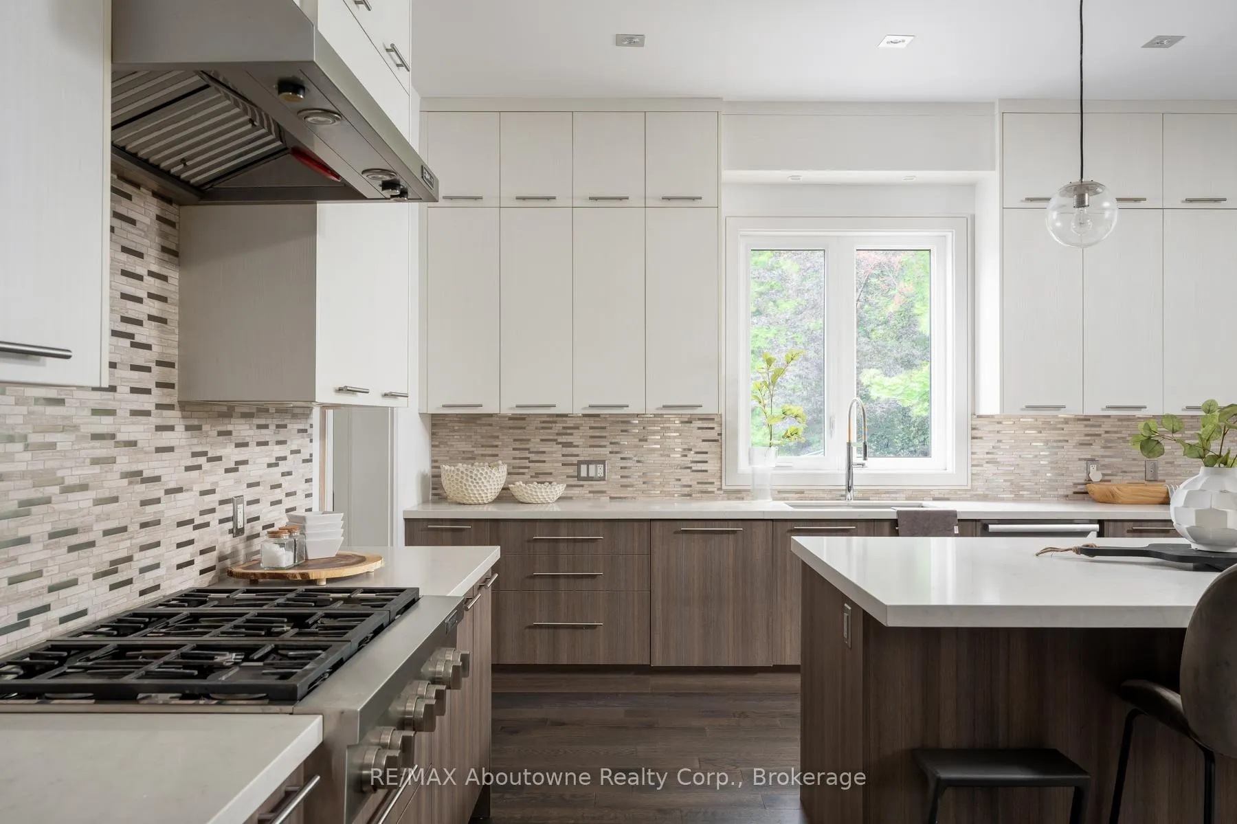 Photo 9 of 1025 Bridge Road, Oakville, West — HOMEH