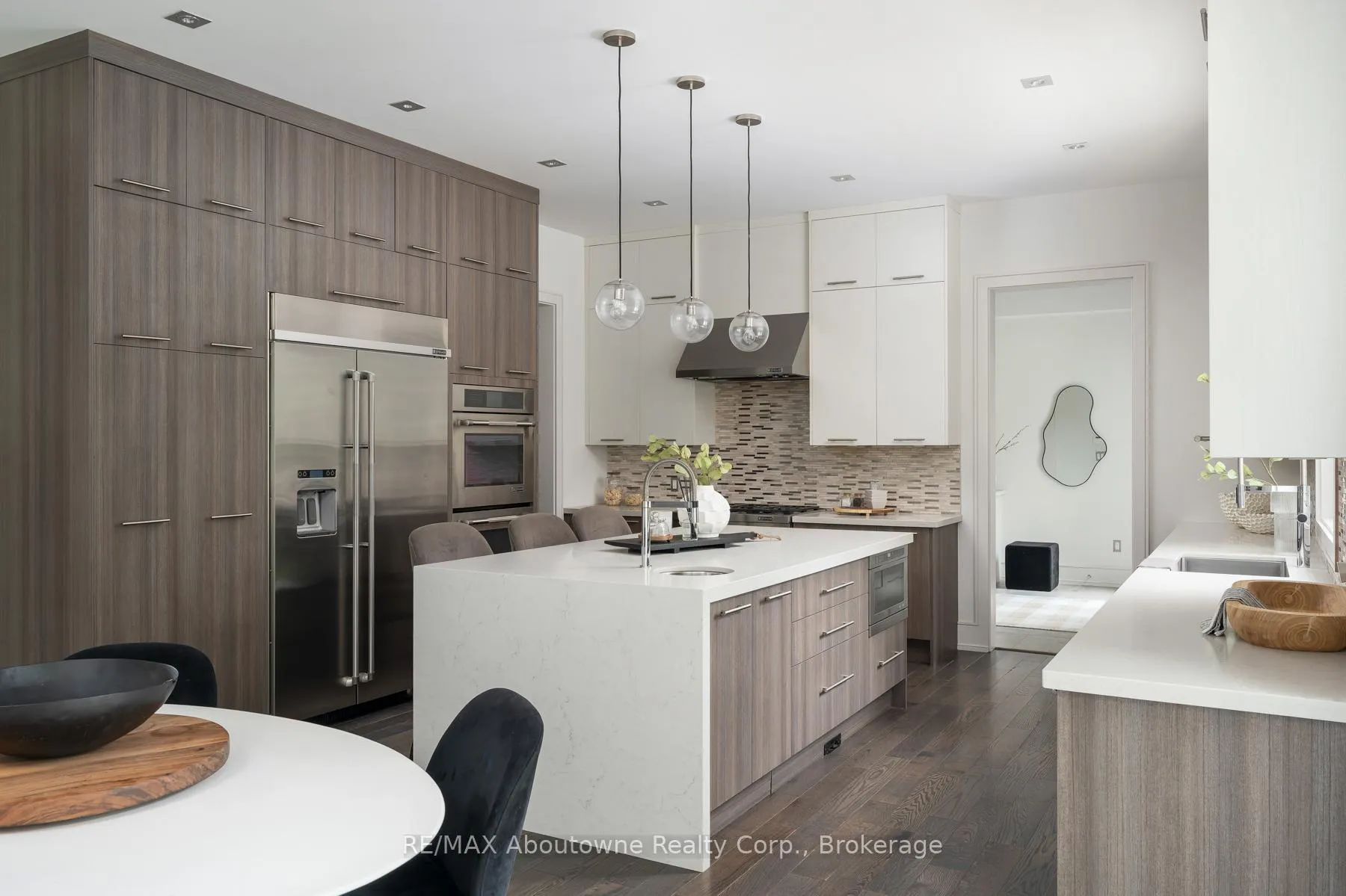 Photo 13 of 1025 Bridge Road, Oakville, West — HOMEH