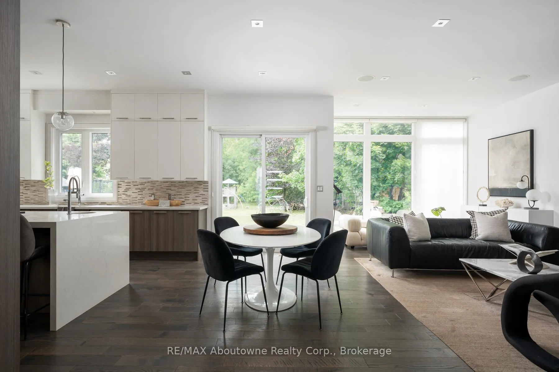 Photo 15 of 1025 Bridge Road, Oakville, West — HOMEH