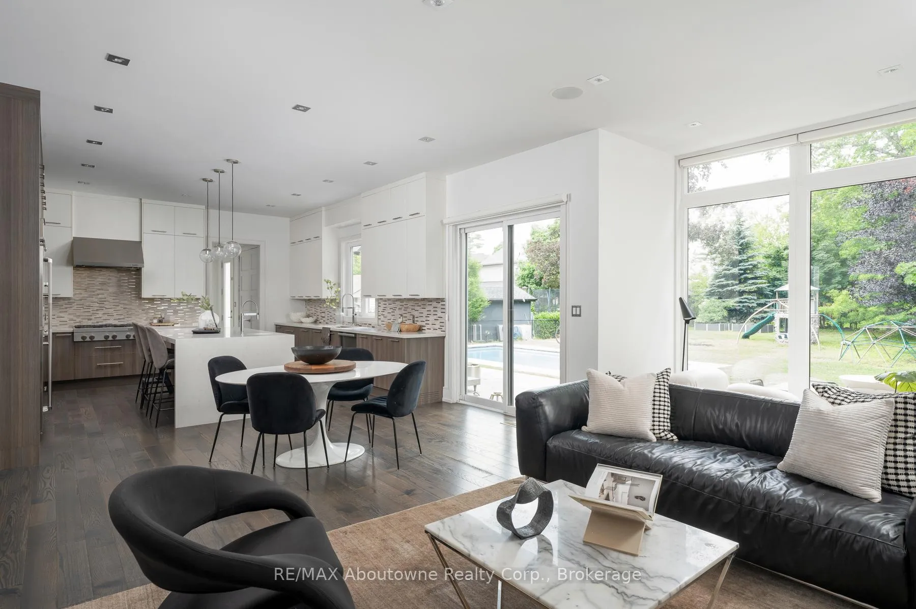 Photo 18 of 1025 Bridge Road, Oakville, West — HOMEH
