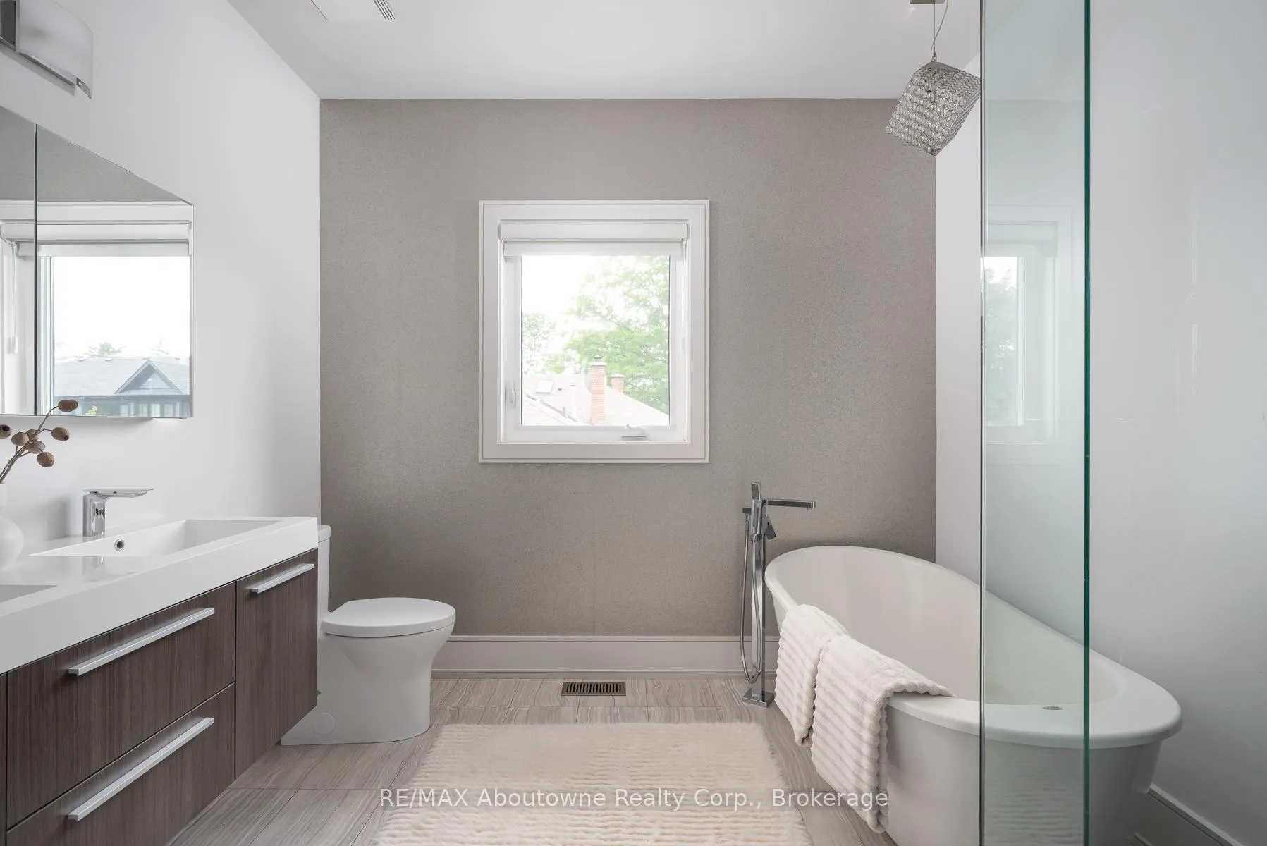 Photo 26 of 1025 Bridge Road, Oakville, West — HOMEH