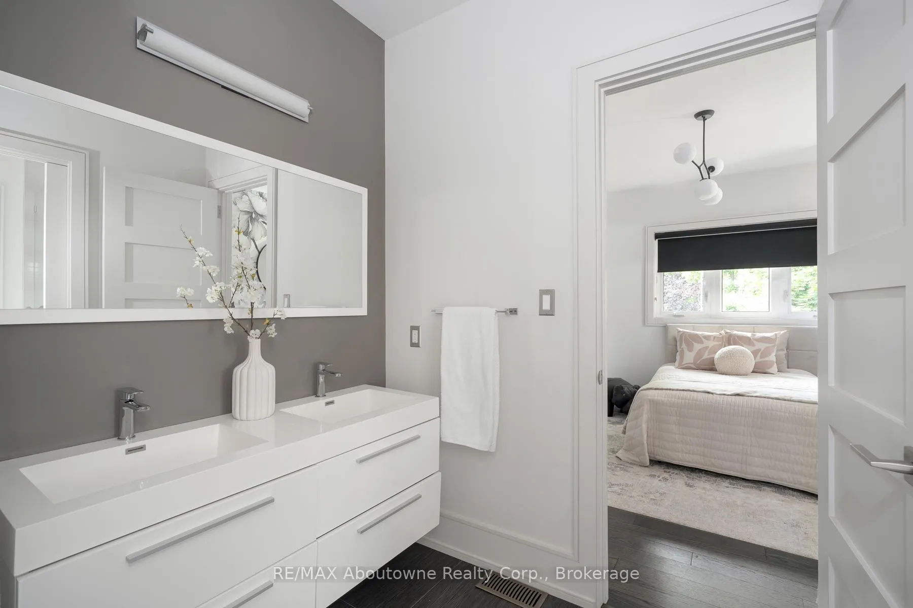 Photo 29 of 1025 Bridge Road, Oakville, West — HOMEH