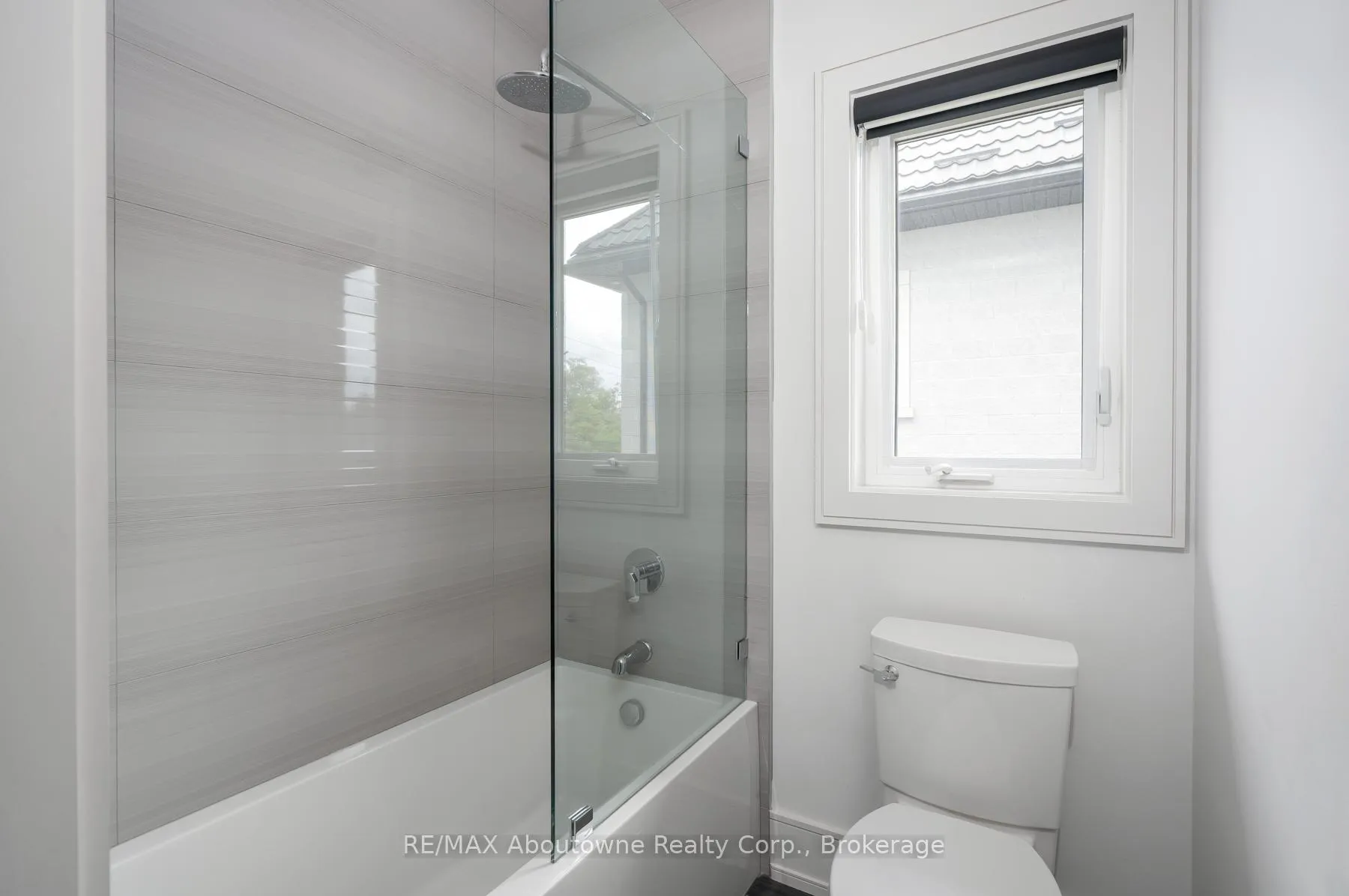 Photo 30 of 1025 Bridge Road, Oakville, West — HOMEH