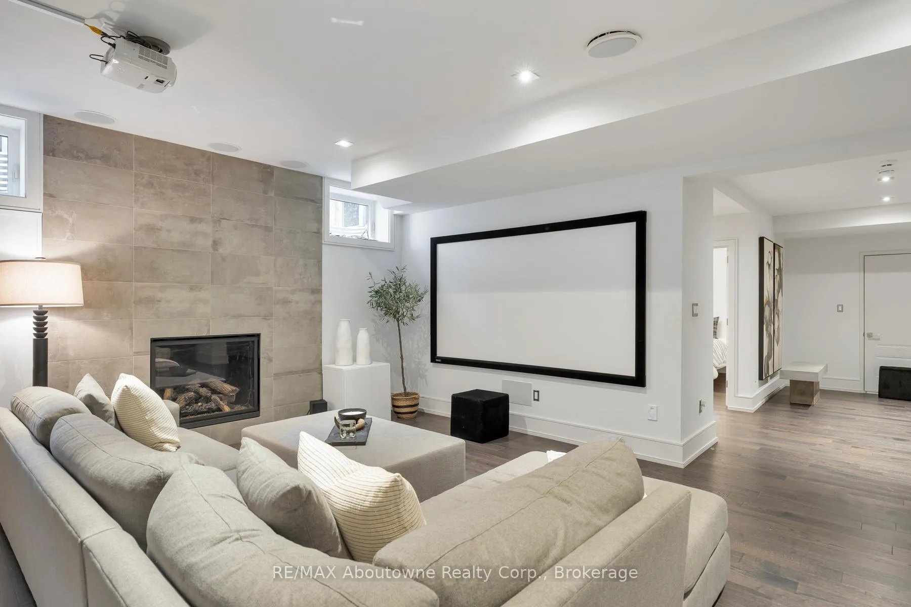Photo 38 of 1025 Bridge Road, Oakville, West — HOMEH
