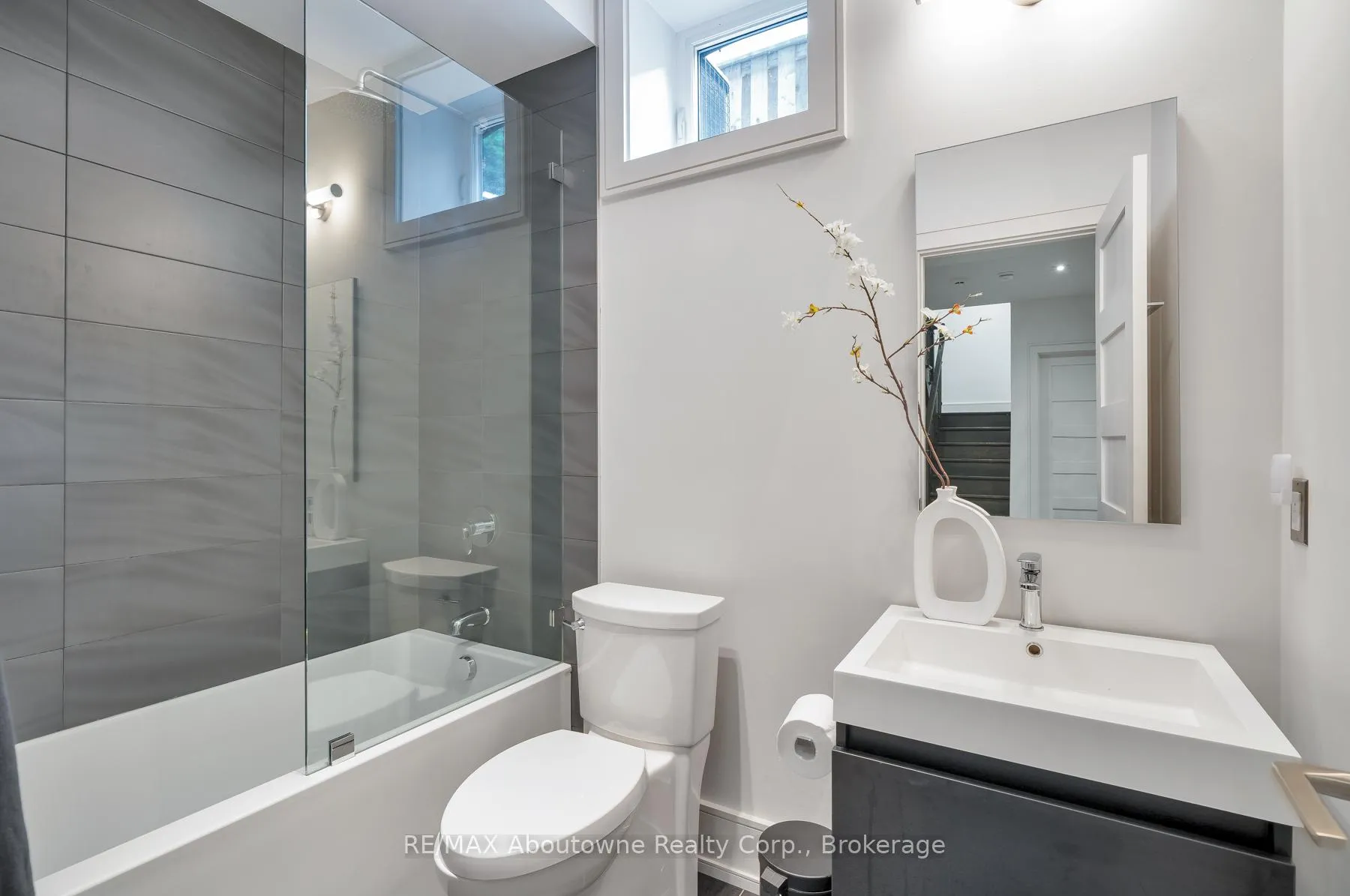 Photo 45 of 1025 Bridge Road, Oakville, West — HOMEH