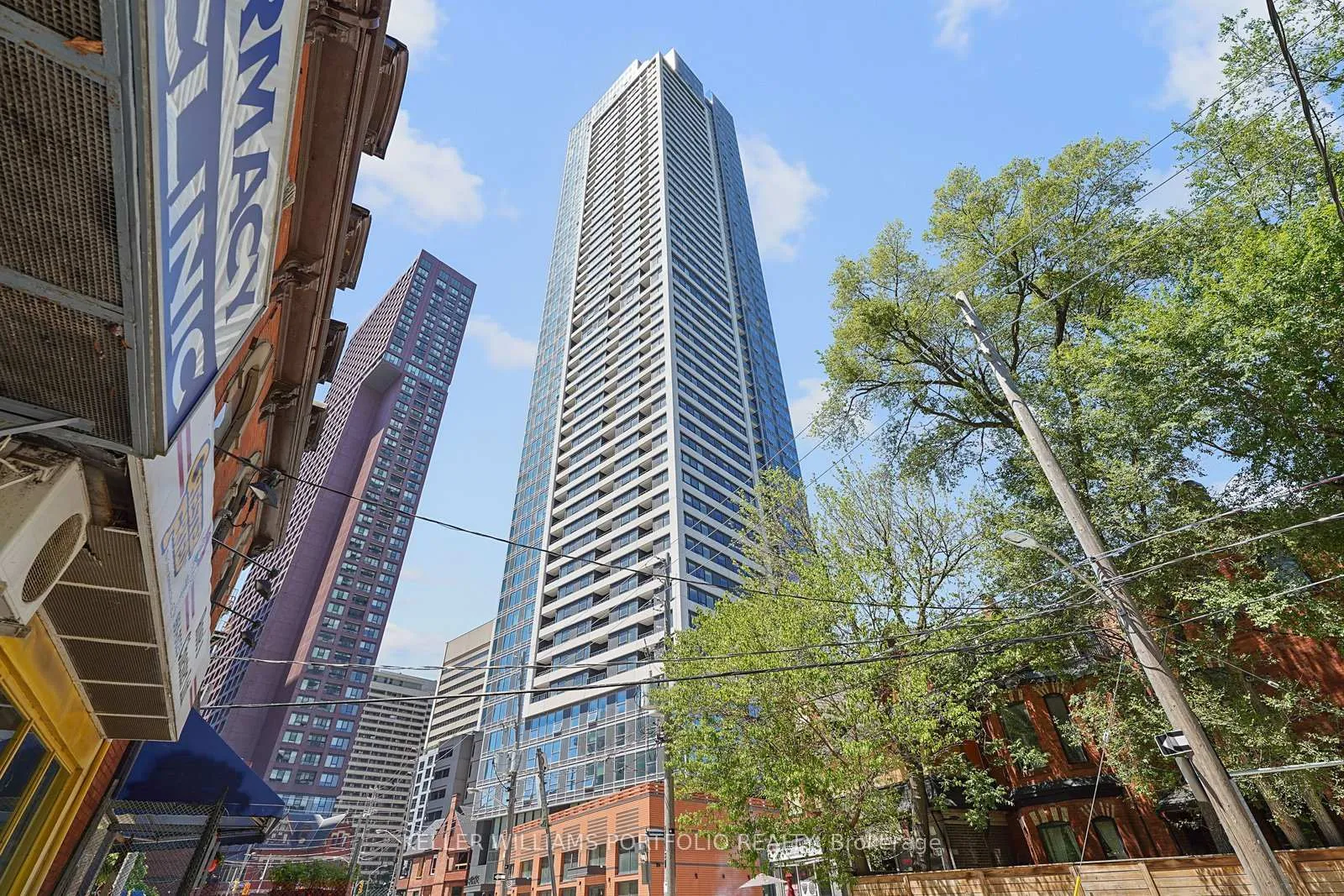 Front of Unit 407, 609 Sherbourne Street