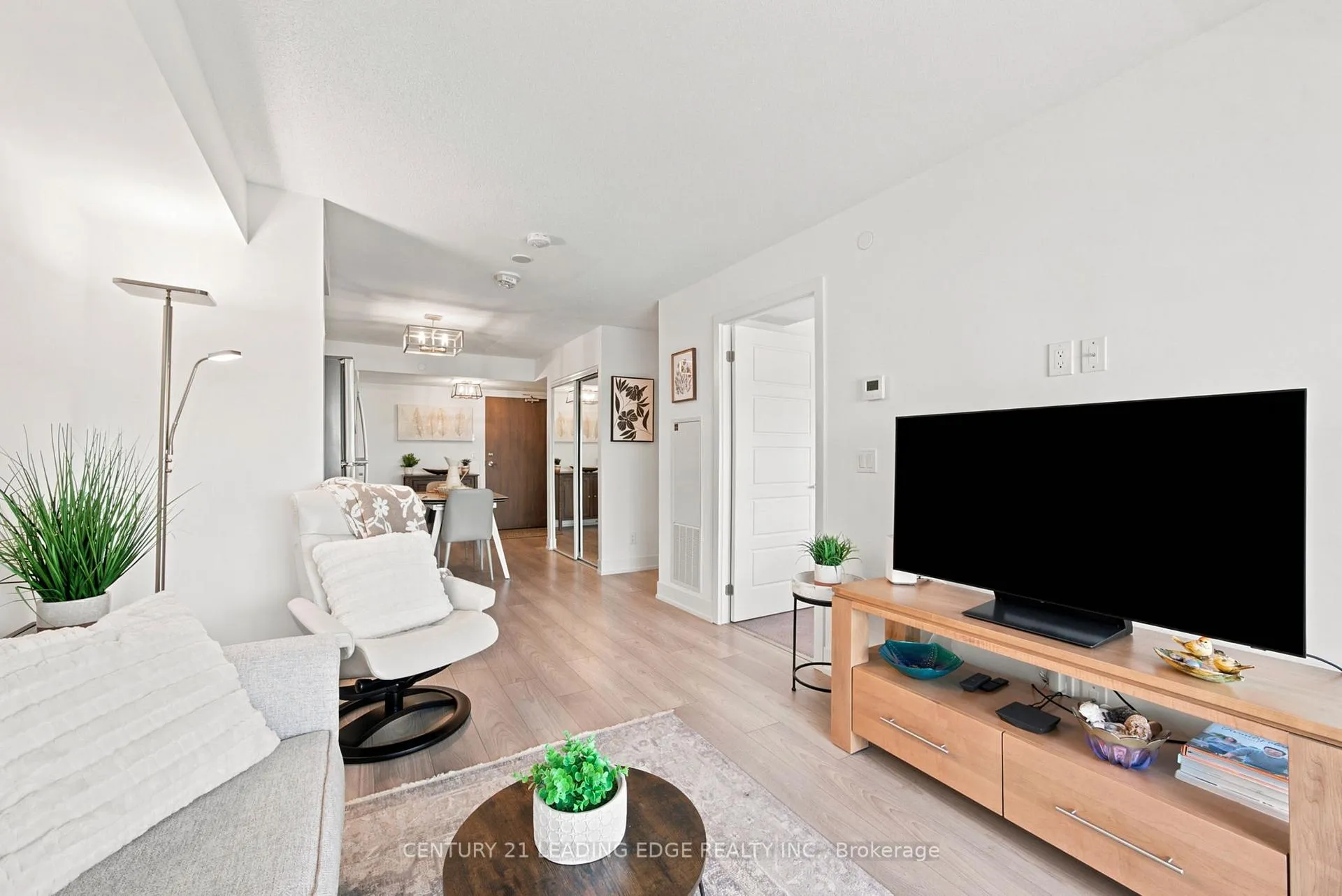Photo 12 of Unit 908, 1255 Bayly Street, Pickering, Bay Ridges — HOMEH