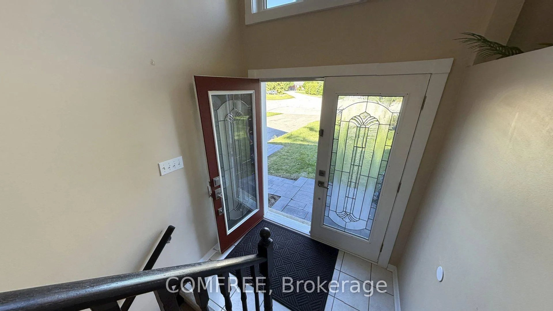 Photo 3 of 9 Birdie Court, Wasaga Beach — HOMEH