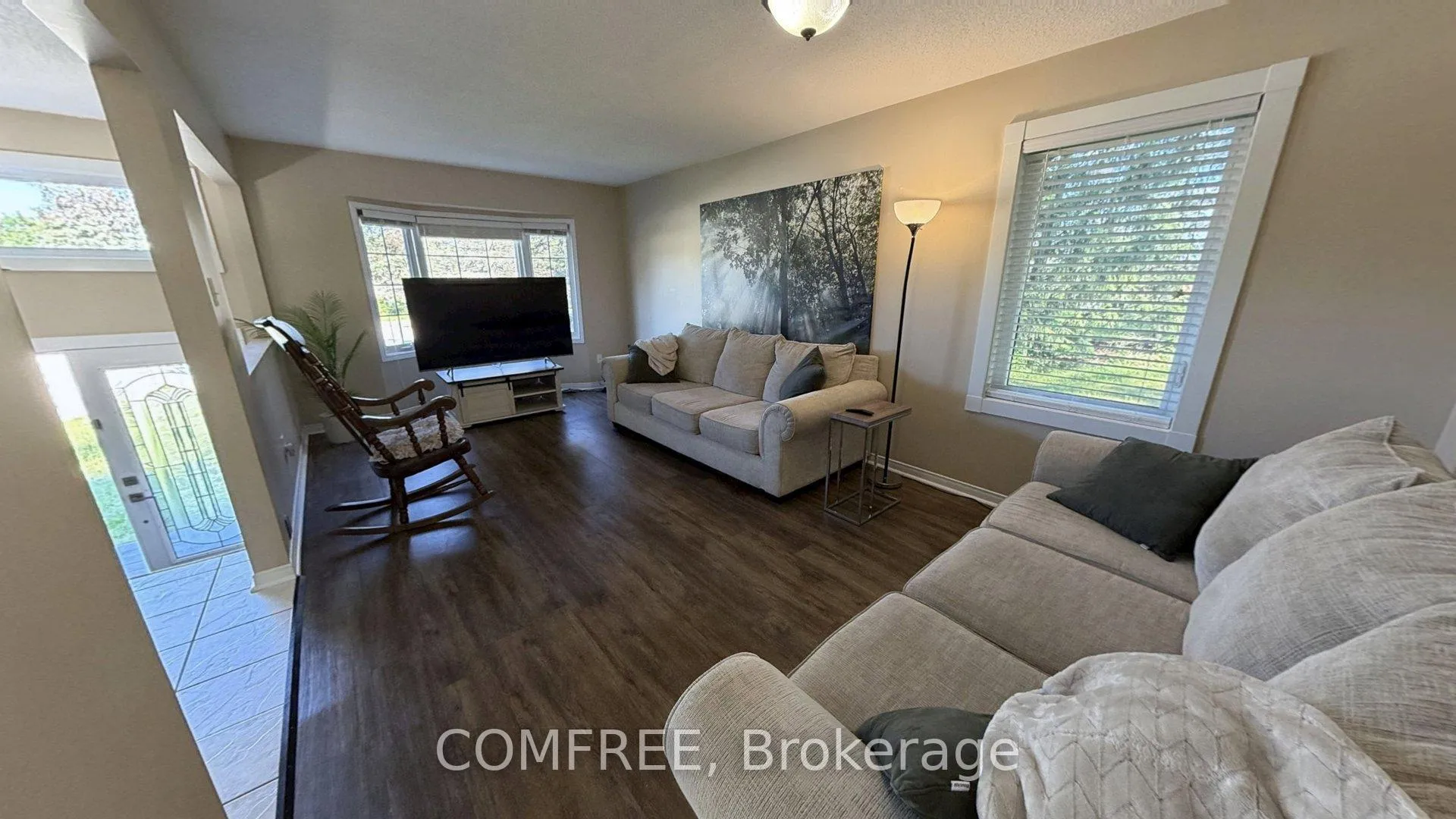 Photo 4 of 9 Birdie Court, Wasaga Beach — HOMEH