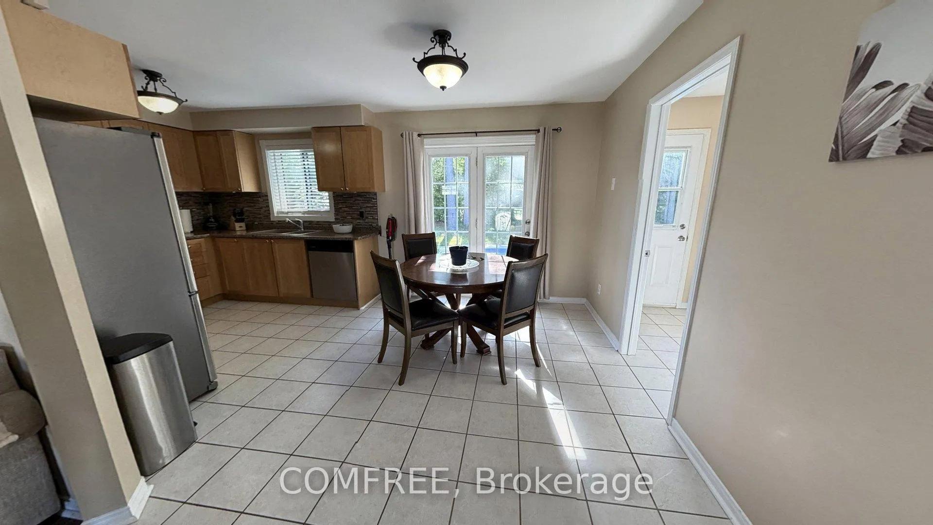 Photo 7 of 9 Birdie Court, Wasaga Beach — HOMEH