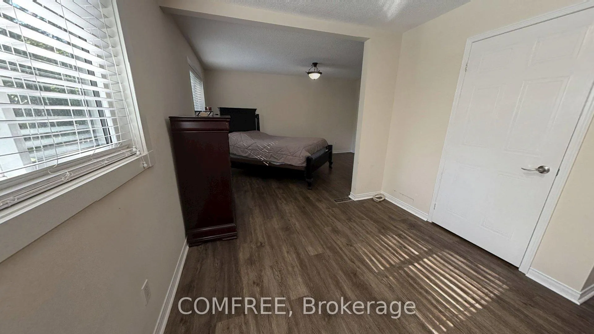 Photo 11 of 9 Birdie Court, Wasaga Beach — HOMEH