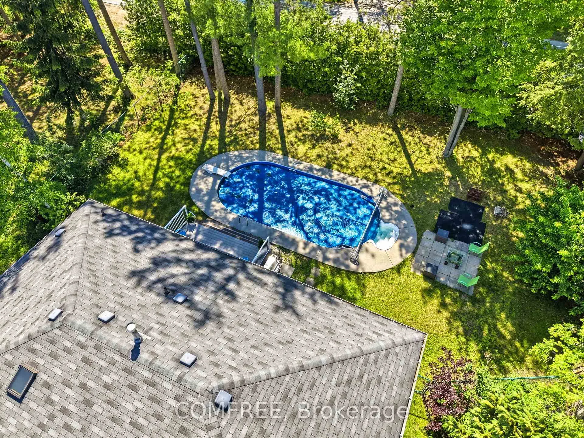 Photo 33 of 9 Birdie Court, Wasaga Beach — HOMEH