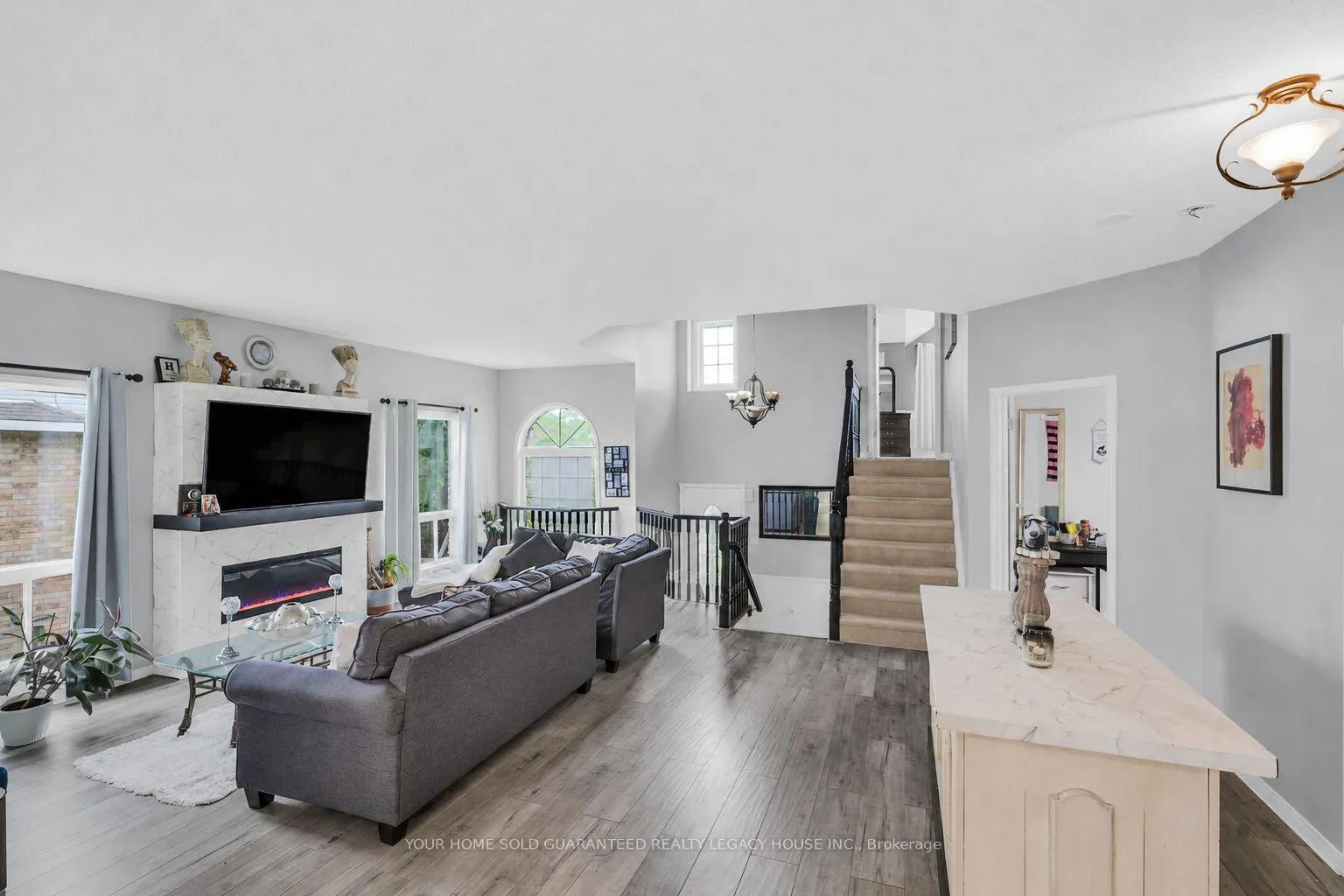 Photo 7 of 29 Cameron Court, Orangeville — HOMEH